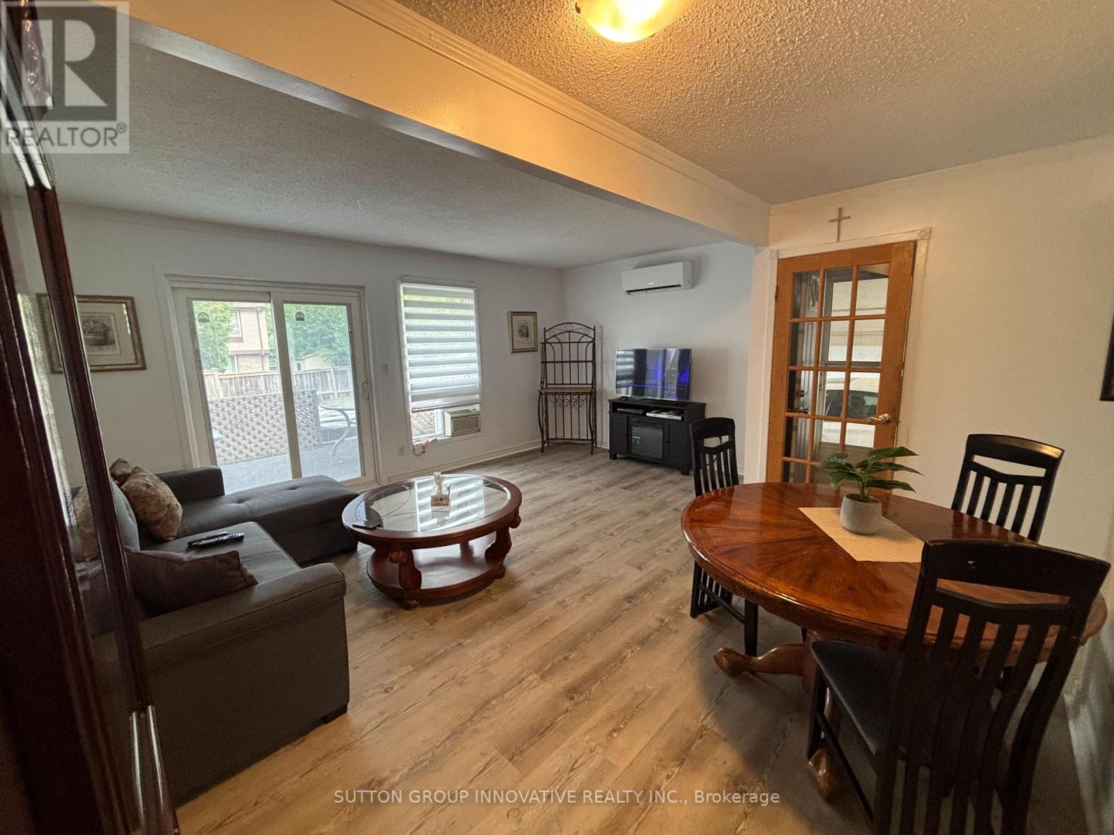 657 Upper Wentworth Street, Hamilton (Burkholme), Ontario  L9A 4V4 - Photo 12 - X12213343