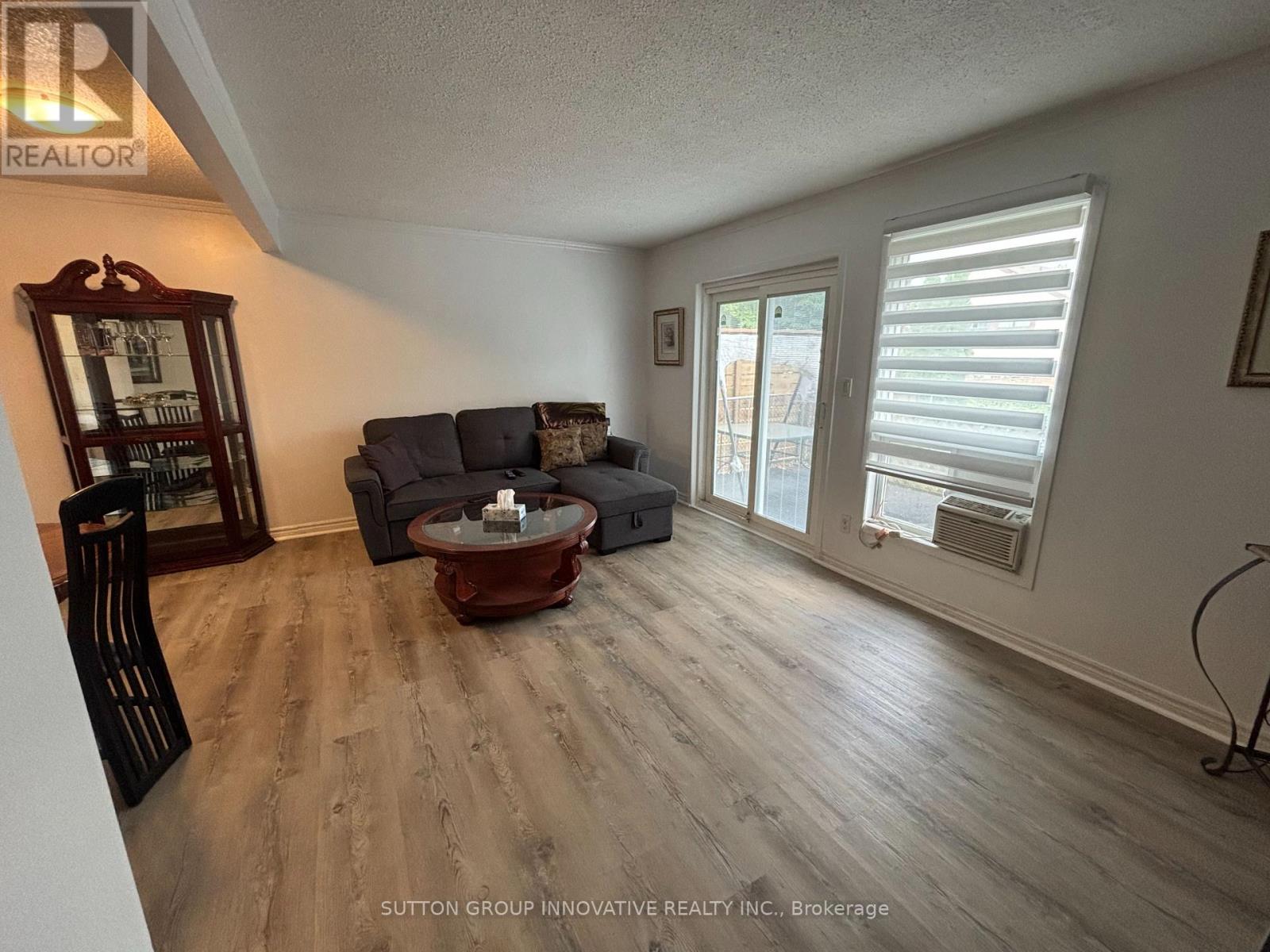 657 Upper Wentworth Street, Hamilton (Burkholme), Ontario  L9A 4V4 - Photo 15 - X12213343