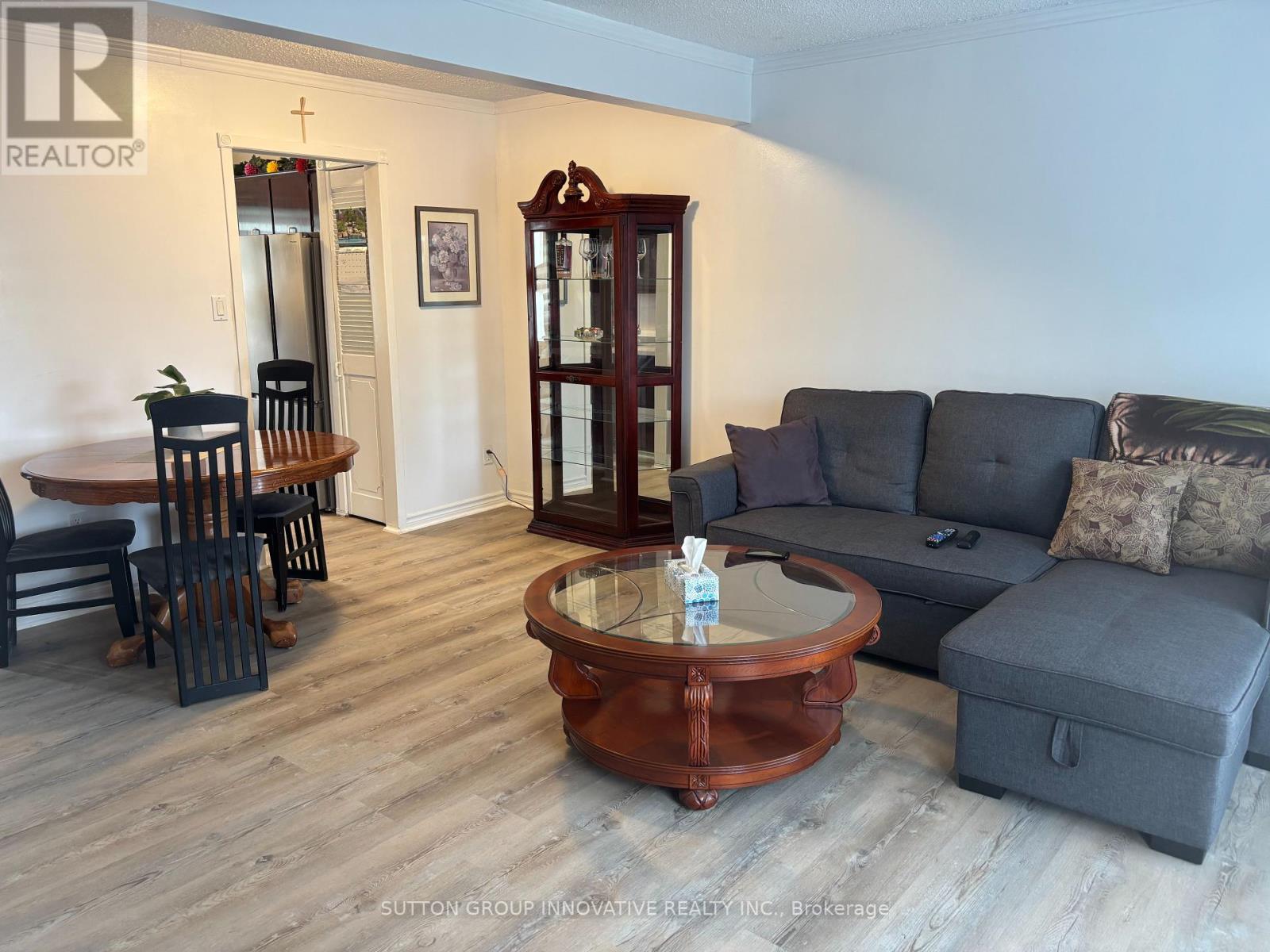 657 Upper Wentworth Street, Hamilton (Burkholme), Ontario  L9A 4V4 - Photo 17 - X12213343