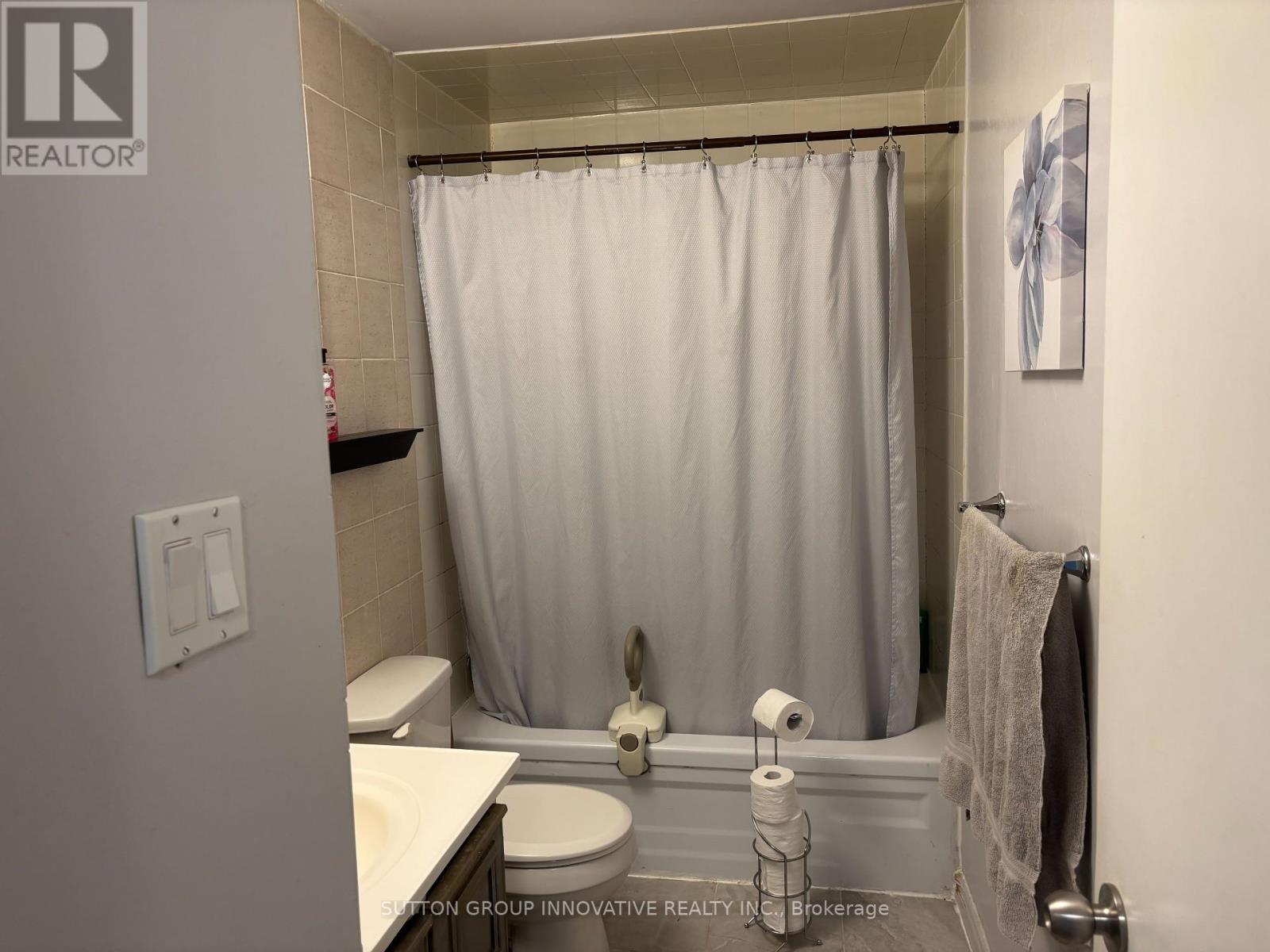 657 Upper Wentworth Street, Hamilton (Burkholme), Ontario  L9A 4V4 - Photo 36 - X12213343
