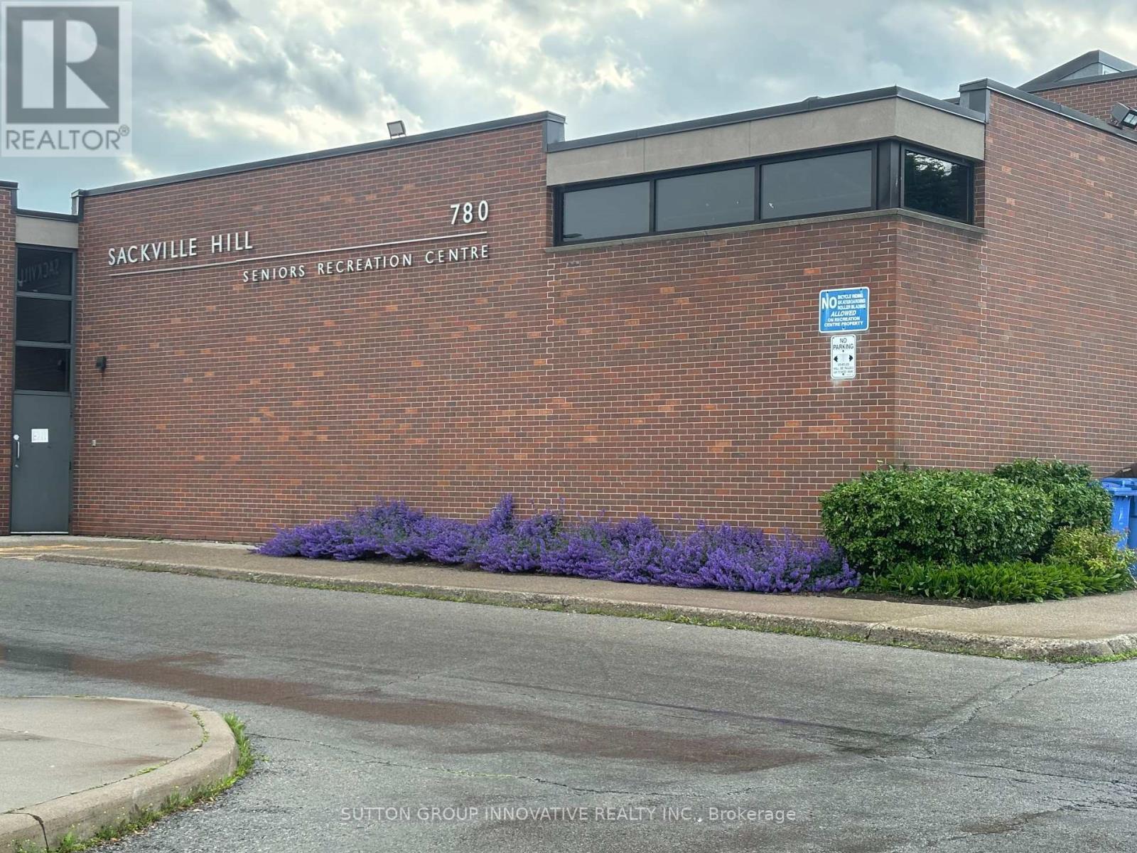 657 Upper Wentworth Street, Hamilton (Burkholme), Ontario  L9A 4V4 - Photo 46 - X12213343