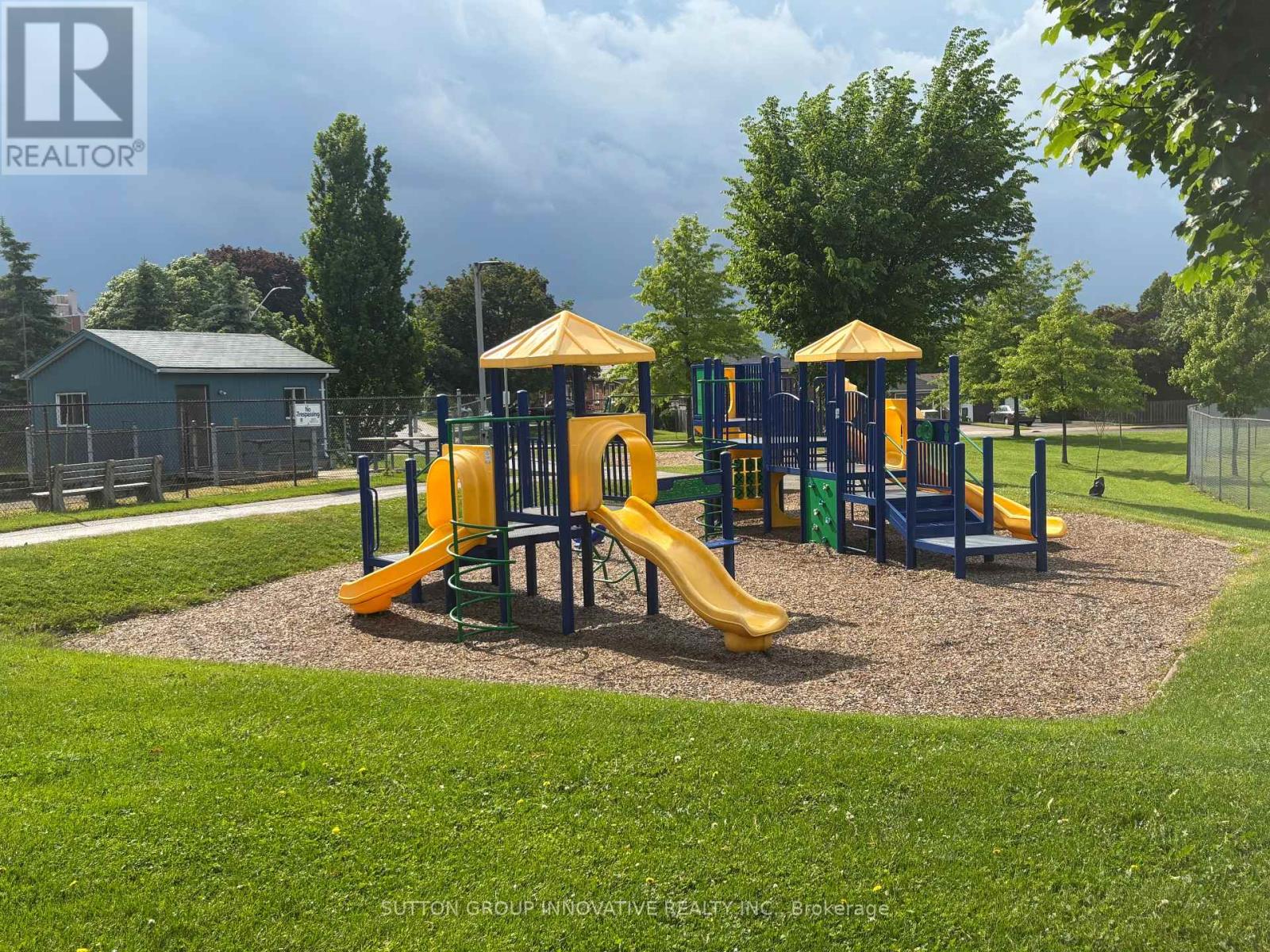 657 Upper Wentworth Street, Hamilton (Burkholme), Ontario  L9A 4V4 - Photo 47 - X12213343