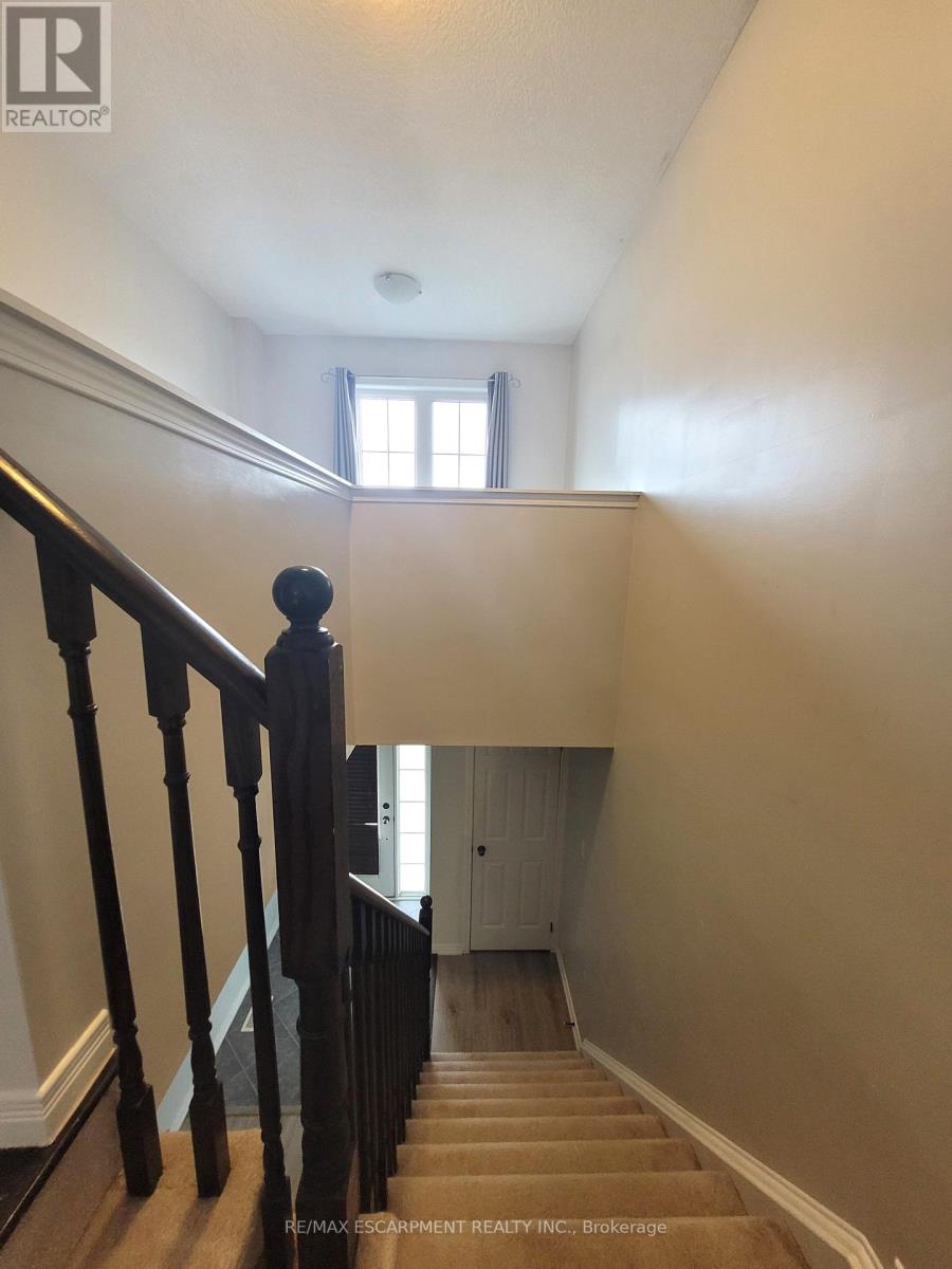 91 English Lane, Brantford, Ontario  N3T 0G9 - Photo 13 - X12213377