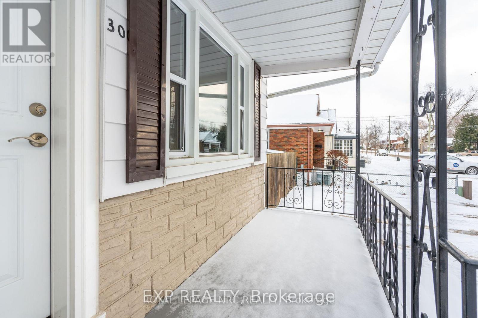 30 Wiley Street, St. Catharines, Ontario  L2R 4E7 - Photo 4 - X12213448