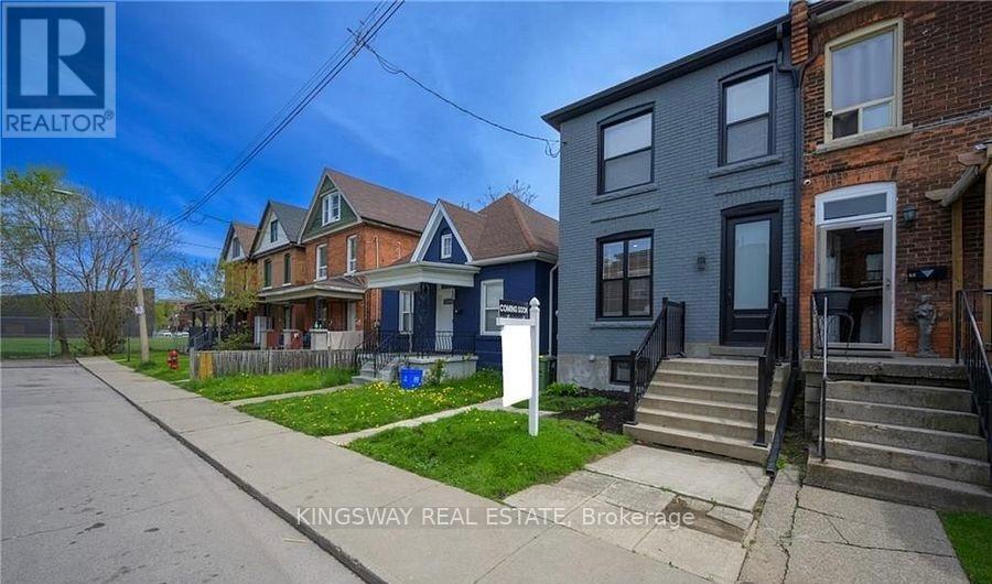 42 Madison Avenue, Hamilton, Ontario  L8L 5Y4 - Photo 2 - X12213509