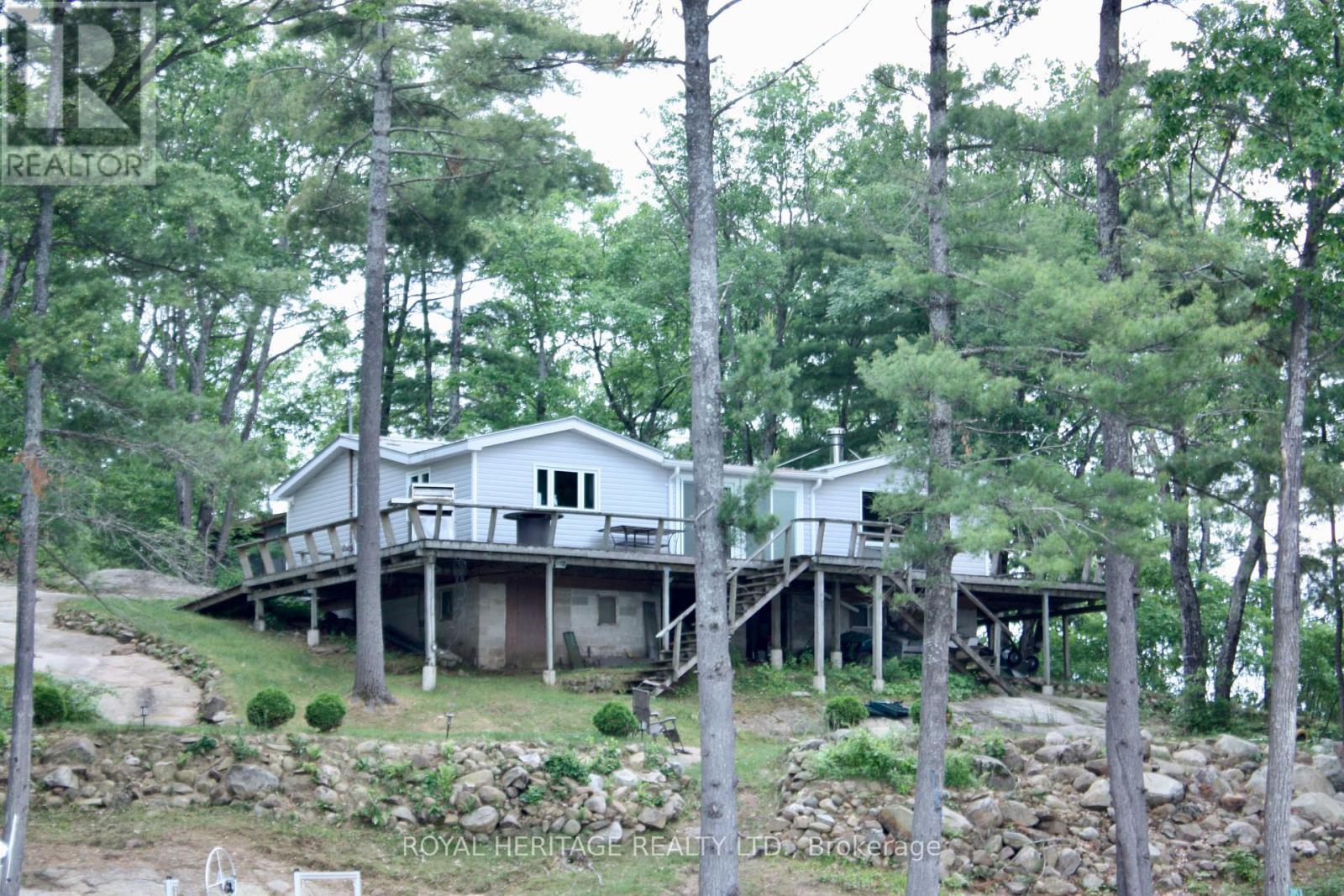 385 Island 38, Havelock-Belmont-Methuen, Ontario  K0L 2H0 - Photo 3 - X12213531