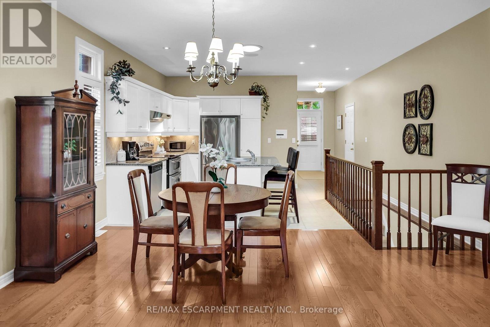 4 - 8 Muscat Drive, Grimsby (Grimsby East), Ontario  L3M 5S7 - Photo 11 - X12213542