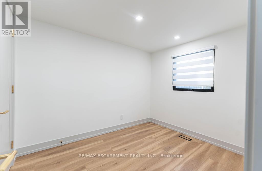 174 Roxborough Avenue, Hamilton, Ontario  L8E 1S5 - Photo 13 - X12213560