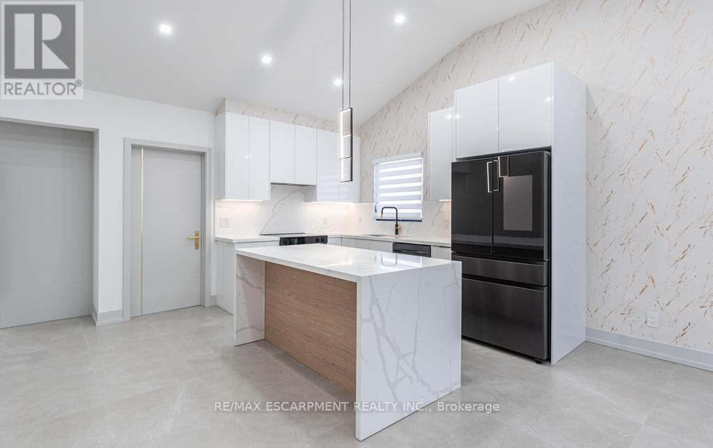 174 Roxborough Avenue, Hamilton, Ontario  L8E 1S5 - Photo 6 - X12213560
