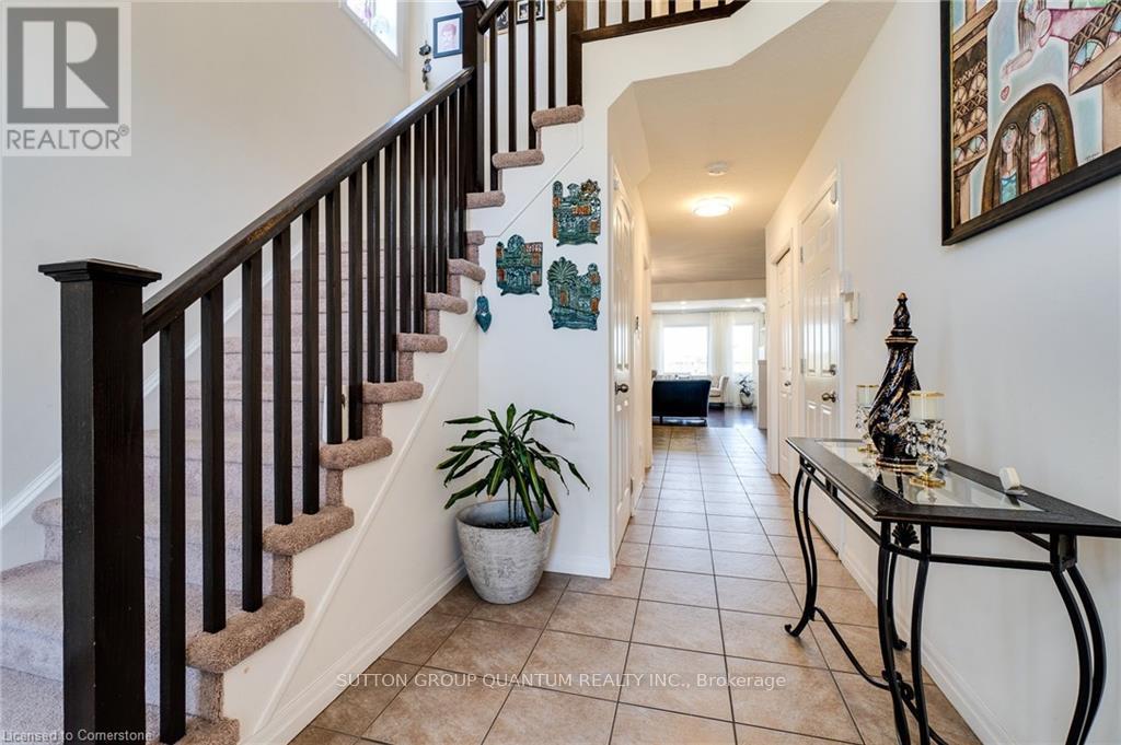 928 Dunblane Court, Kitchener, Ontario  N2R 1W9 - Photo 8 - X12213561
