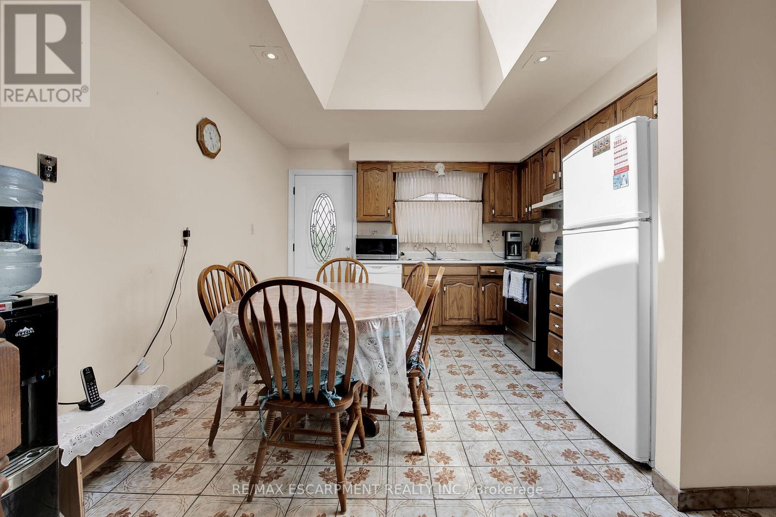 45 Juniper Drive, Hamilton, Ontario  L8E 4C7 - Photo 13 - X12213693