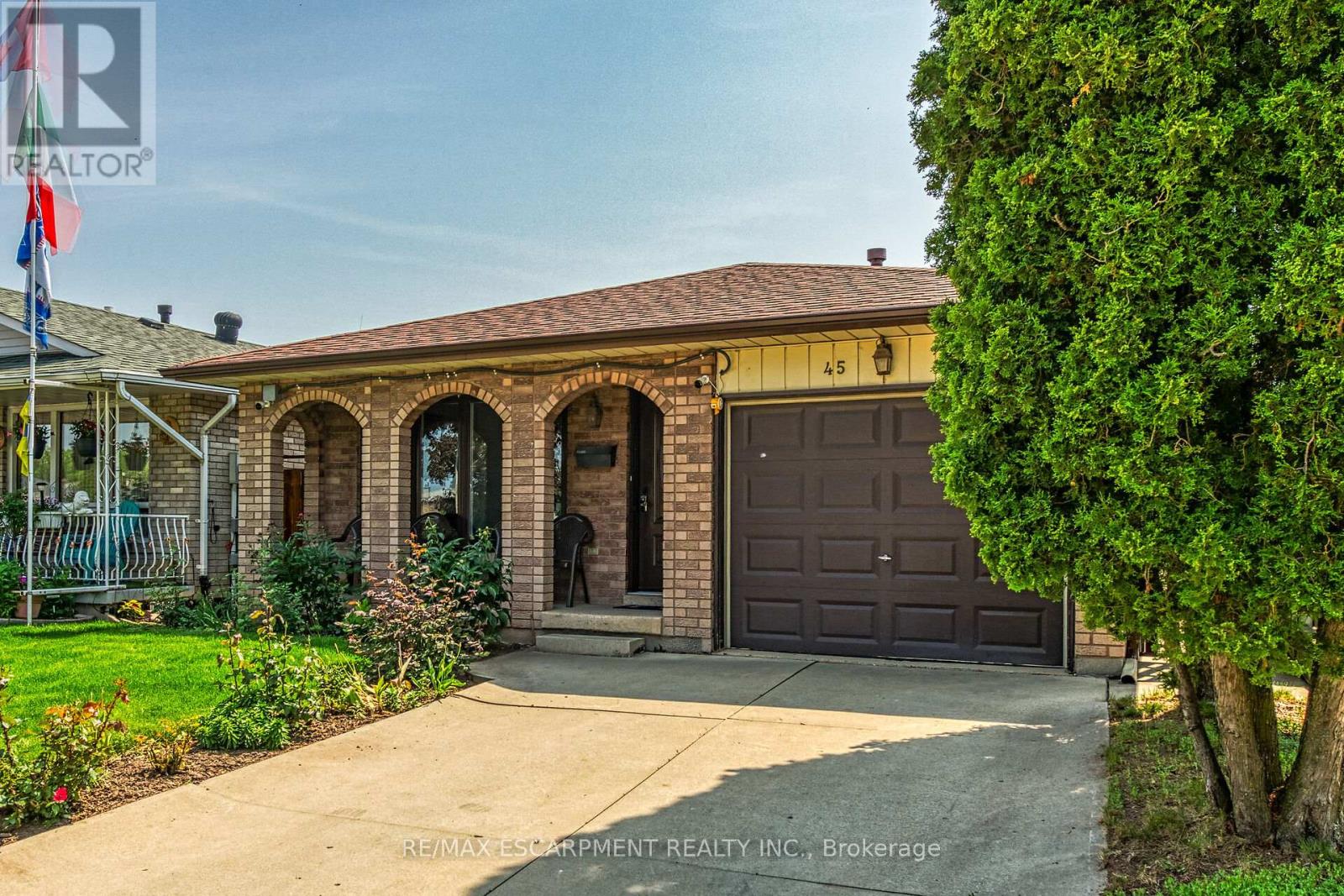 45 Juniper Drive, Hamilton, Ontario  L8E 4C7 - Photo 3 - X12213693