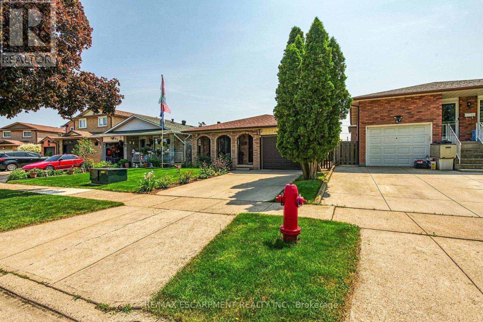 45 Juniper Drive, Hamilton, Ontario  L8E 4C7 - Photo 4 - X12213693
