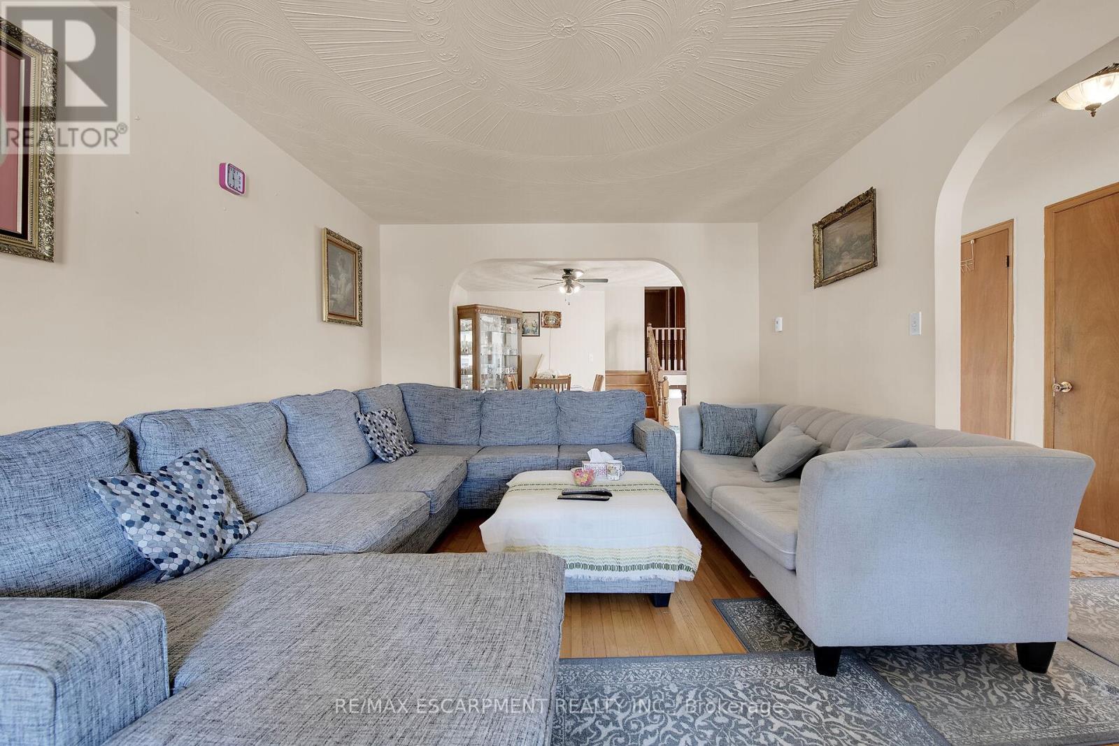 45 Juniper Drive, Hamilton, Ontario  L8E 4C7 - Photo 8 - X12213693