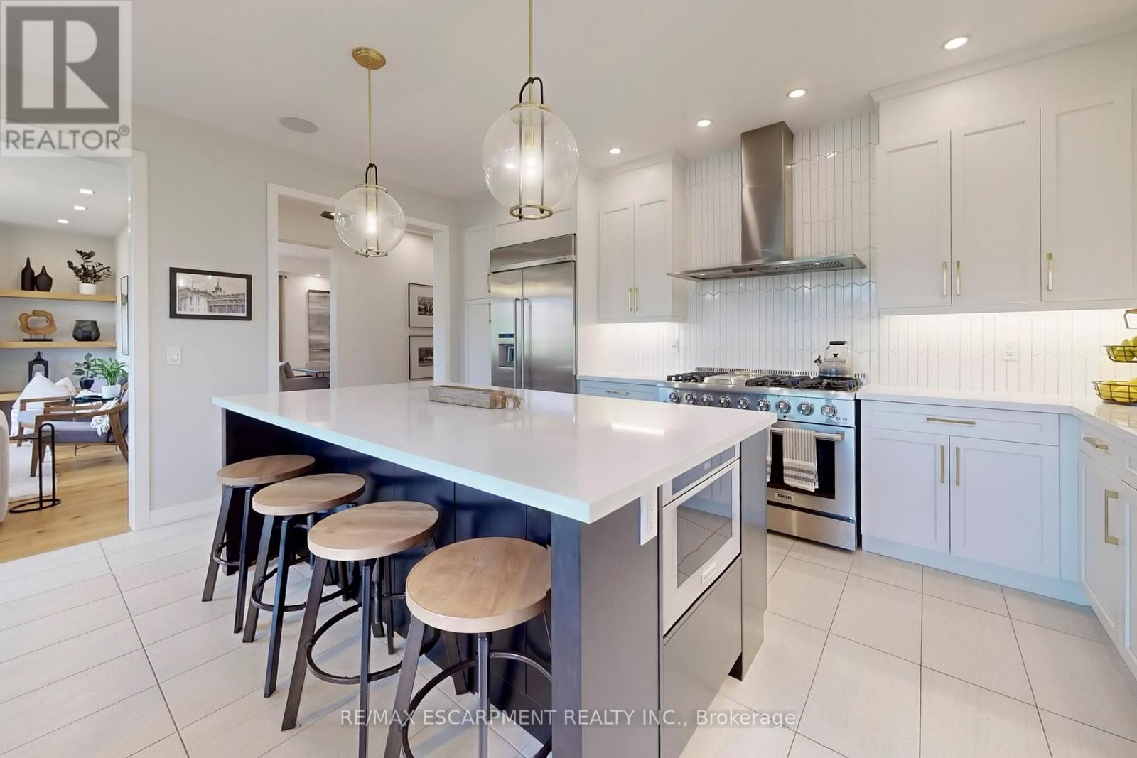 31 Robarts Drive, Hamilton, Ontario  L9K 0H5 - Photo 13 - X12213698
