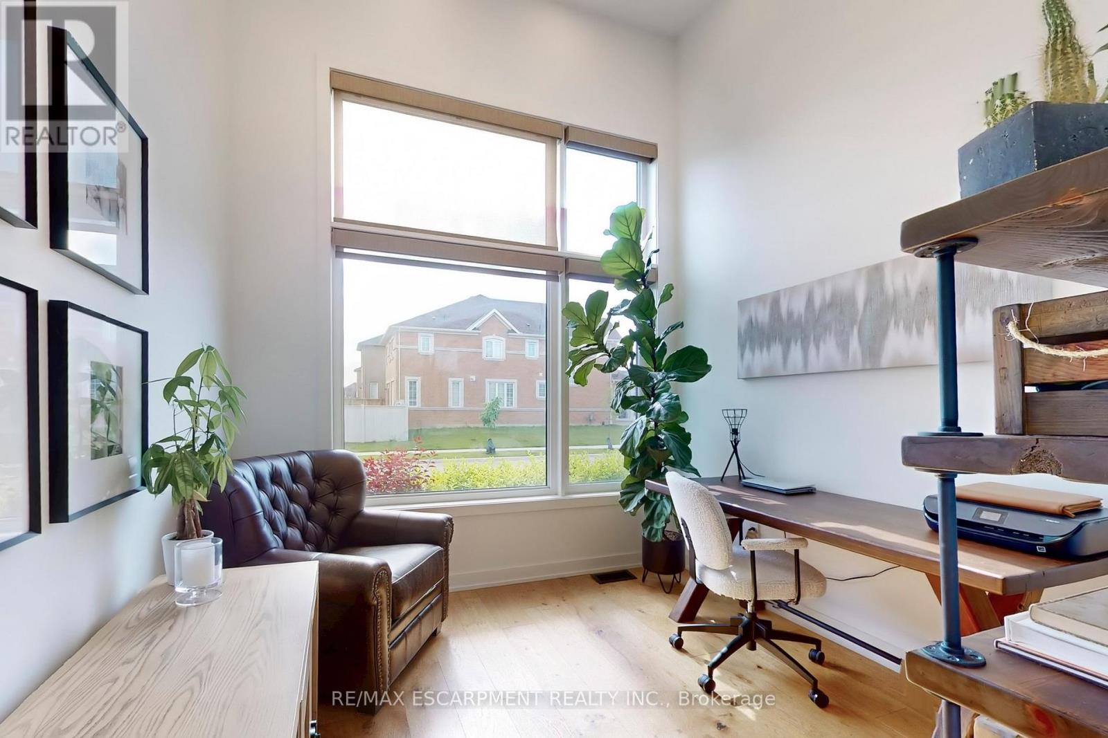 31 Robarts Drive, Hamilton, Ontario  L9K 0H5 - Photo 16 - X12213698