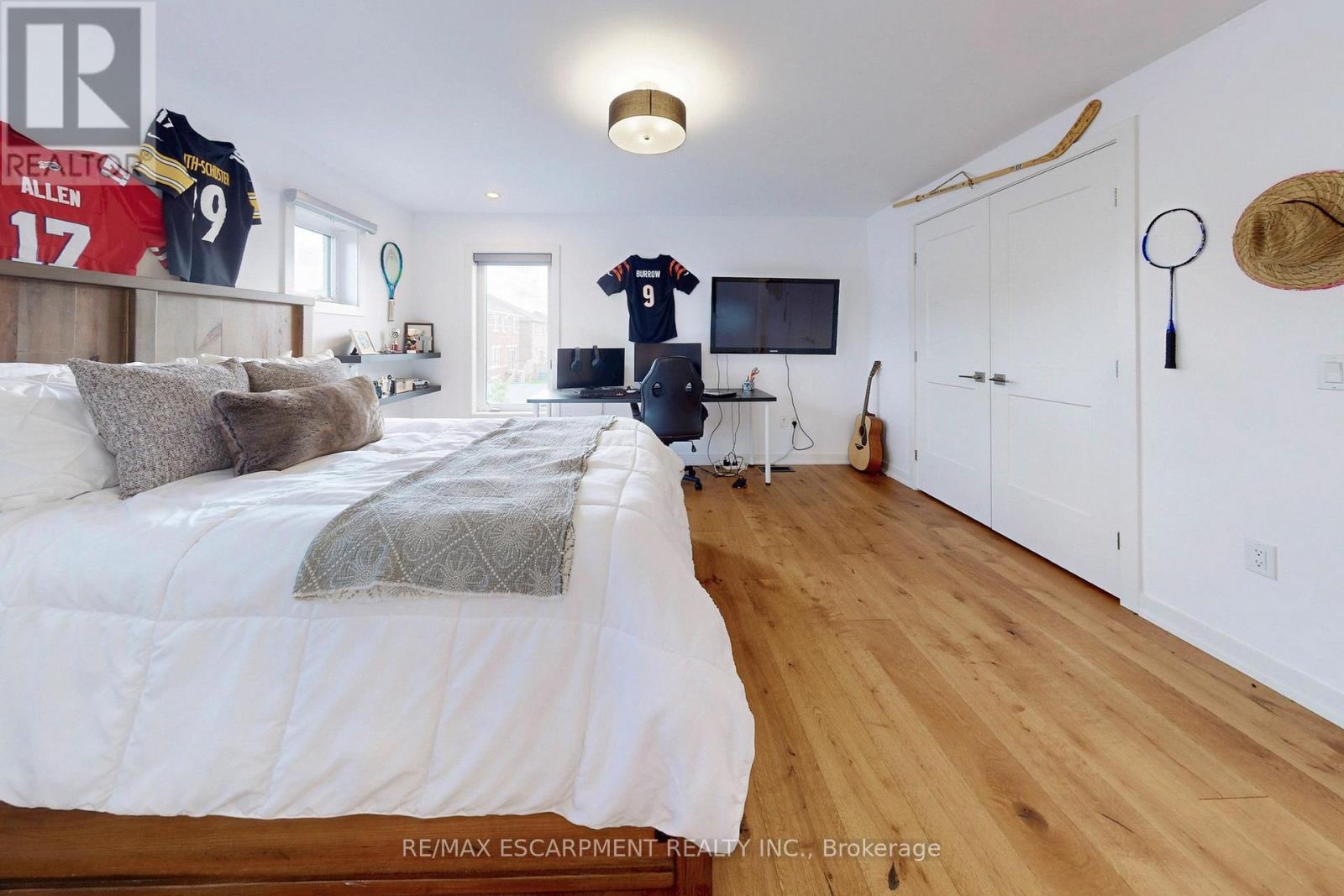 31 Robarts Drive, Hamilton, Ontario  L9K 0H5 - Photo 28 - X12213698
