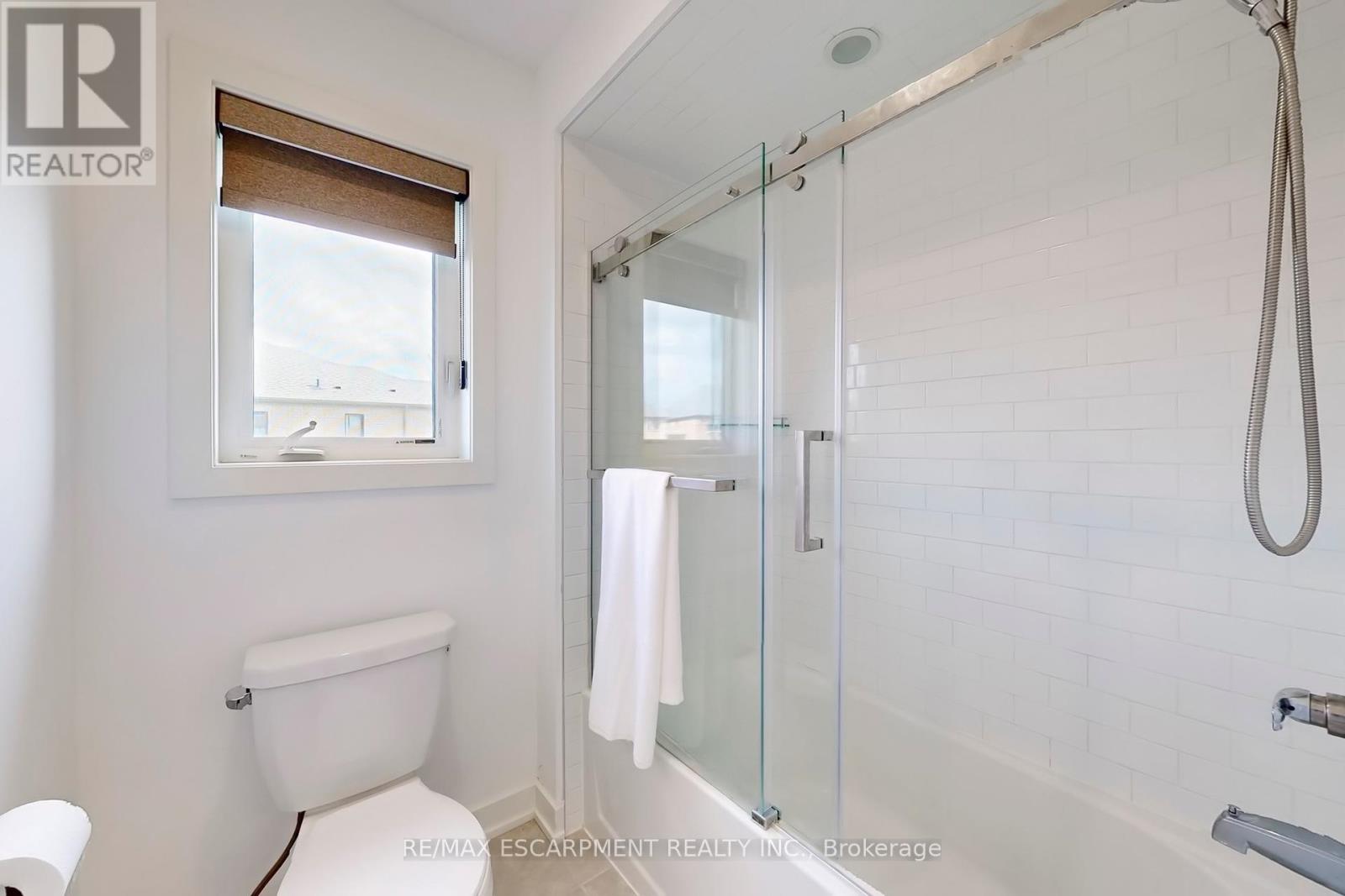 31 Robarts Drive, Hamilton, Ontario  L9K 0H5 - Photo 30 - X12213698