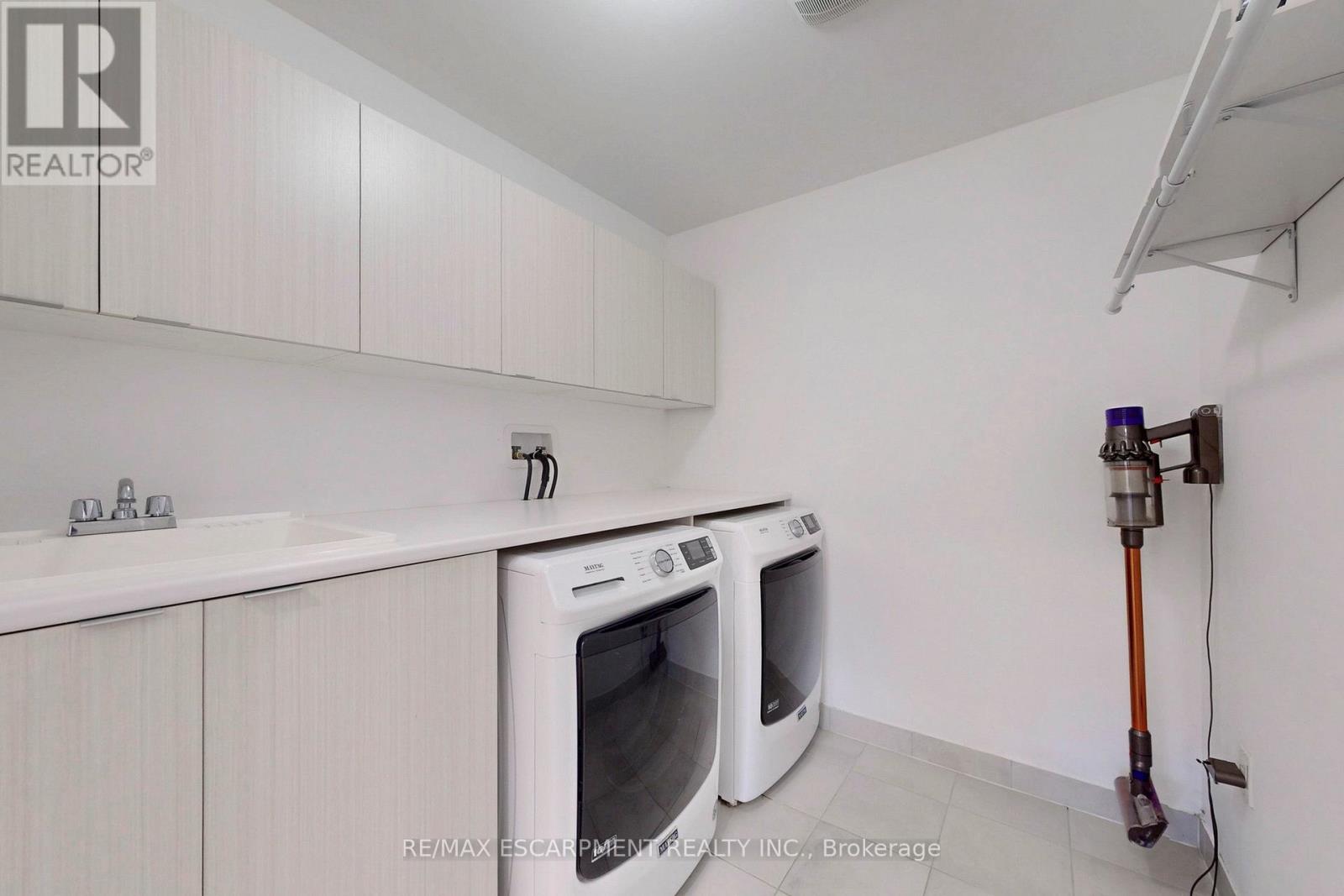31 Robarts Drive, Hamilton, Ontario  L9K 0H5 - Photo 33 - X12213698
