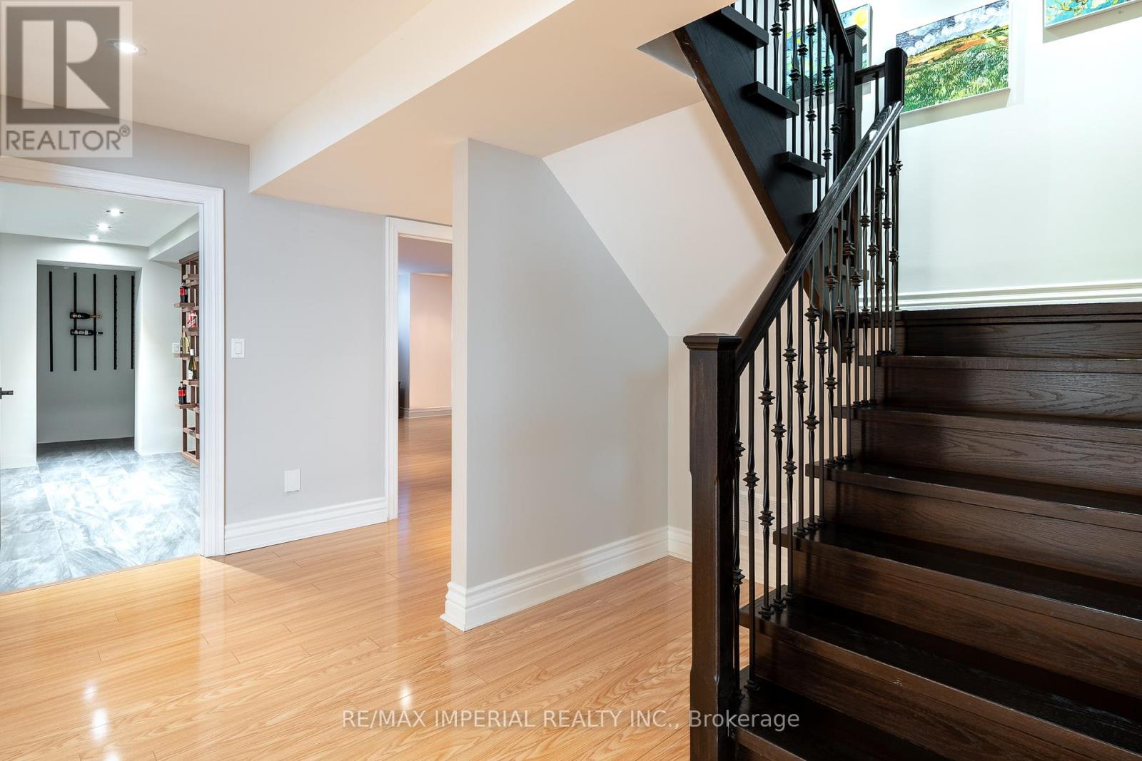 418 Queen Mary Drive Sw, Oakville, Ontario  L6K 3M1 - Photo 30 - W12158273