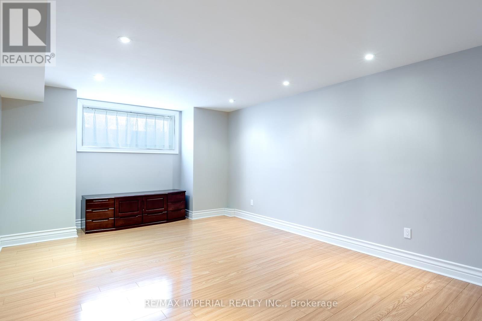 418 Queen Mary Drive Sw, Oakville, Ontario  L6K 3M1 - Photo 32 - W12158273