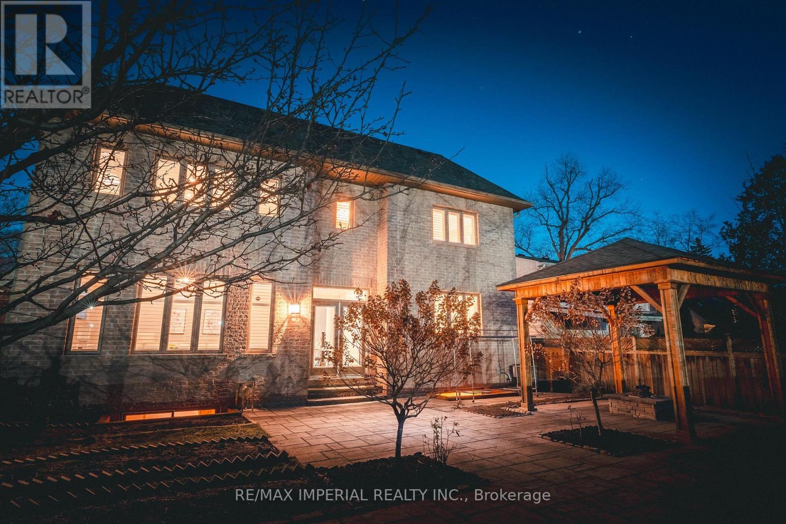 418 Queen Mary Drive Sw, Oakville, Ontario  L6K 3M1 - Photo 36 - W12158273