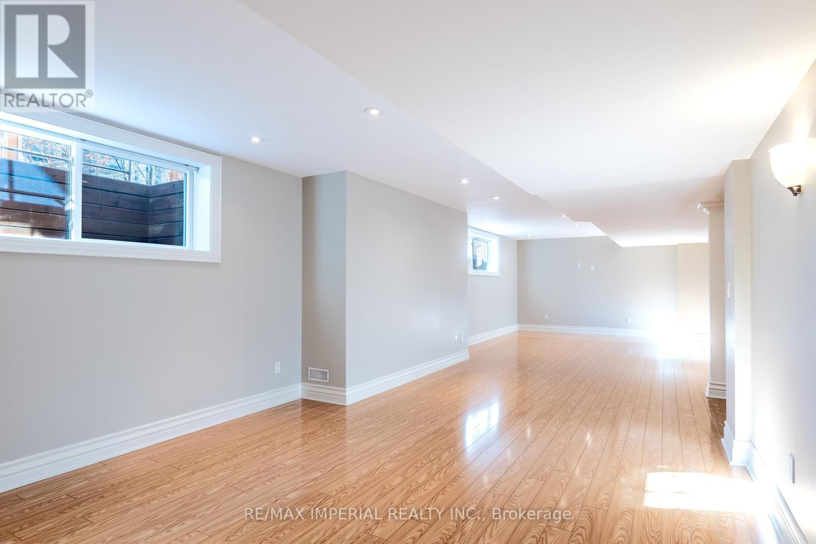 418 Queen Mary Drive Sw, Oakville, Ontario  L6K 3M1 - Photo 31 - W12158273
