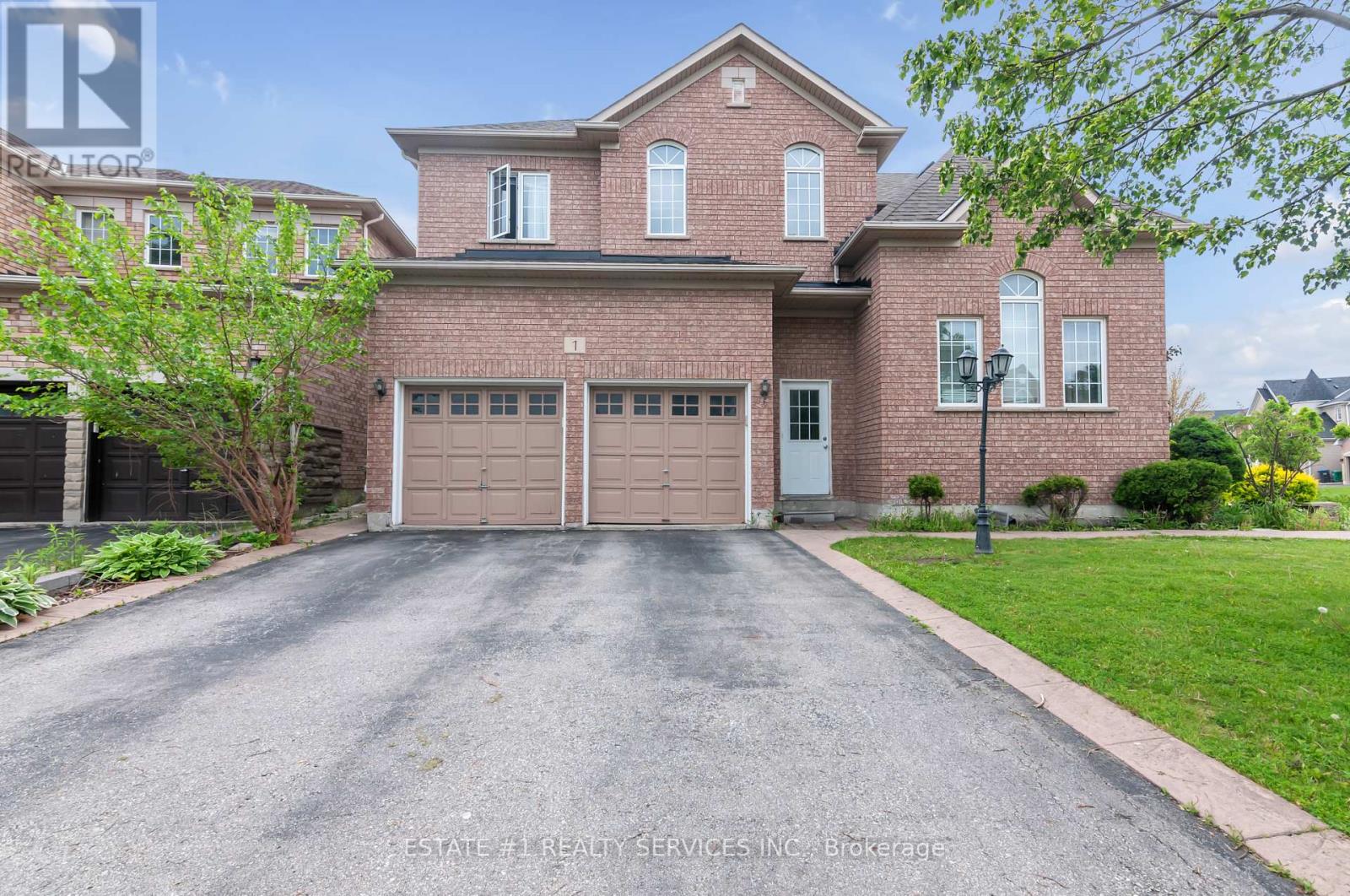 1 Harthill Court, Brampton, Ontario  L7A 2N9 - Photo 2 - W12186848