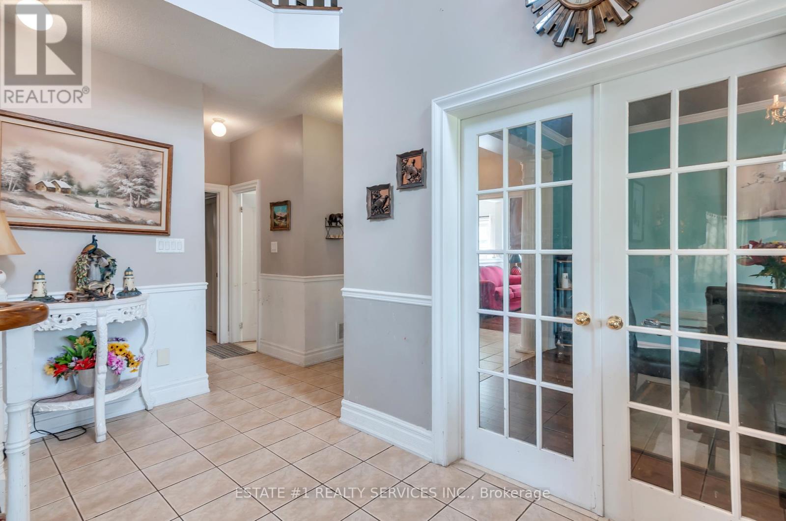 1 Harthill Court, Brampton, Ontario  L7A 2N9 - Photo 5 - W12186848