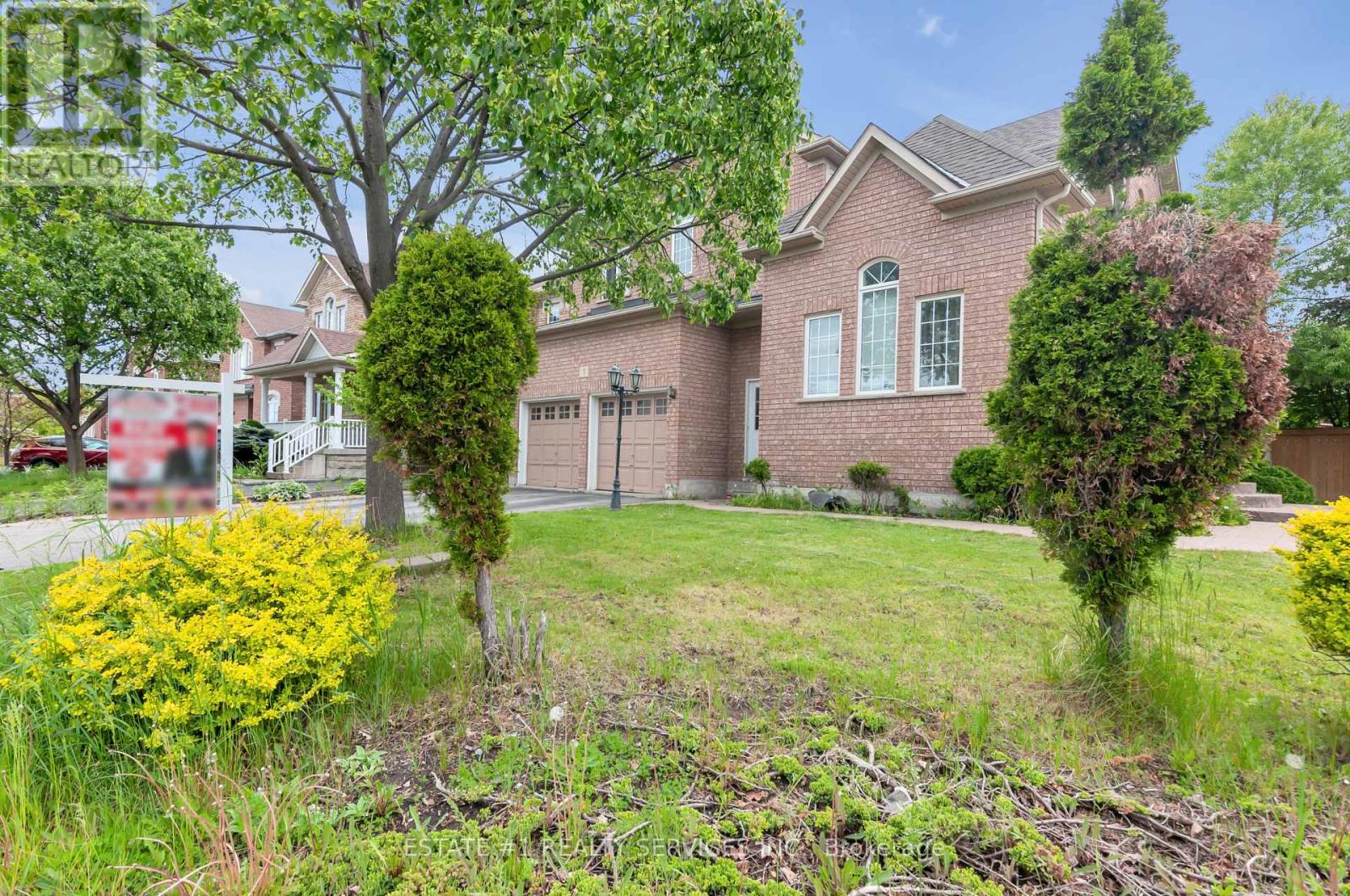 1 Harthill Court, Brampton, Ontario  L7A 2N9 - Photo 3 - W12186848