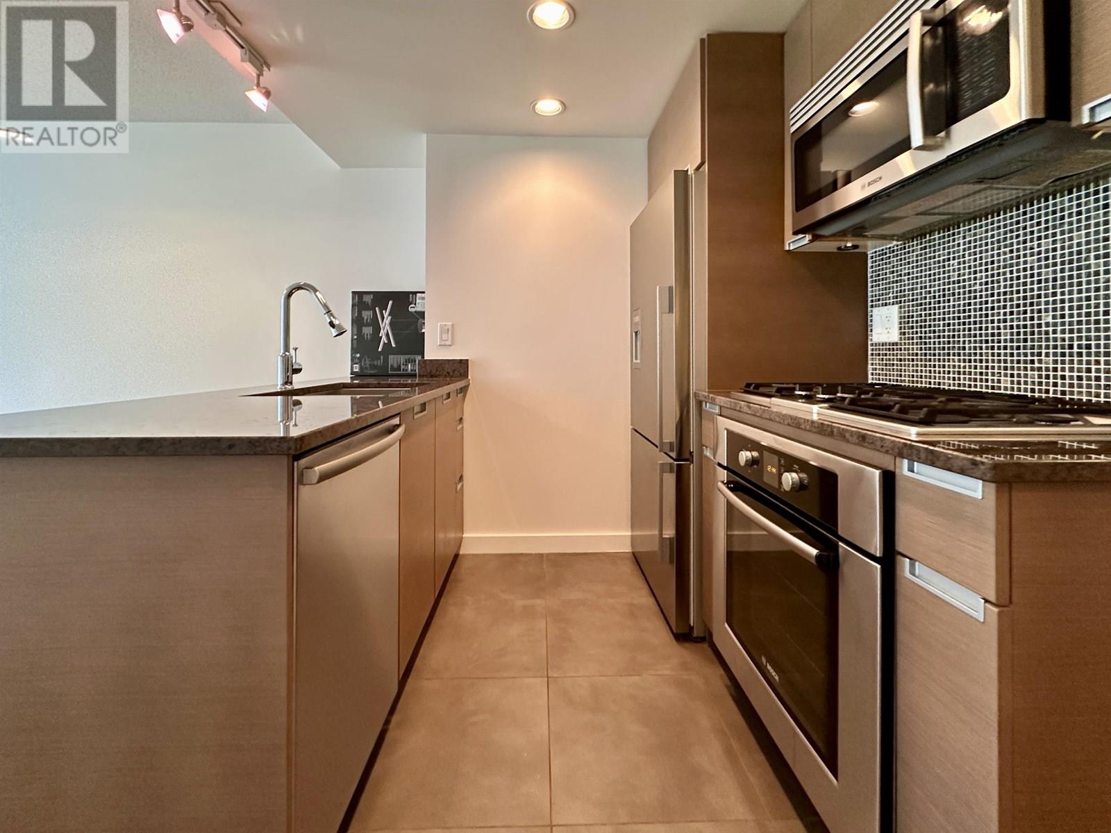 571 2080 W Broadway, Vancouver, British Columbia  V6J 0C7 - Photo 3 - R3014344