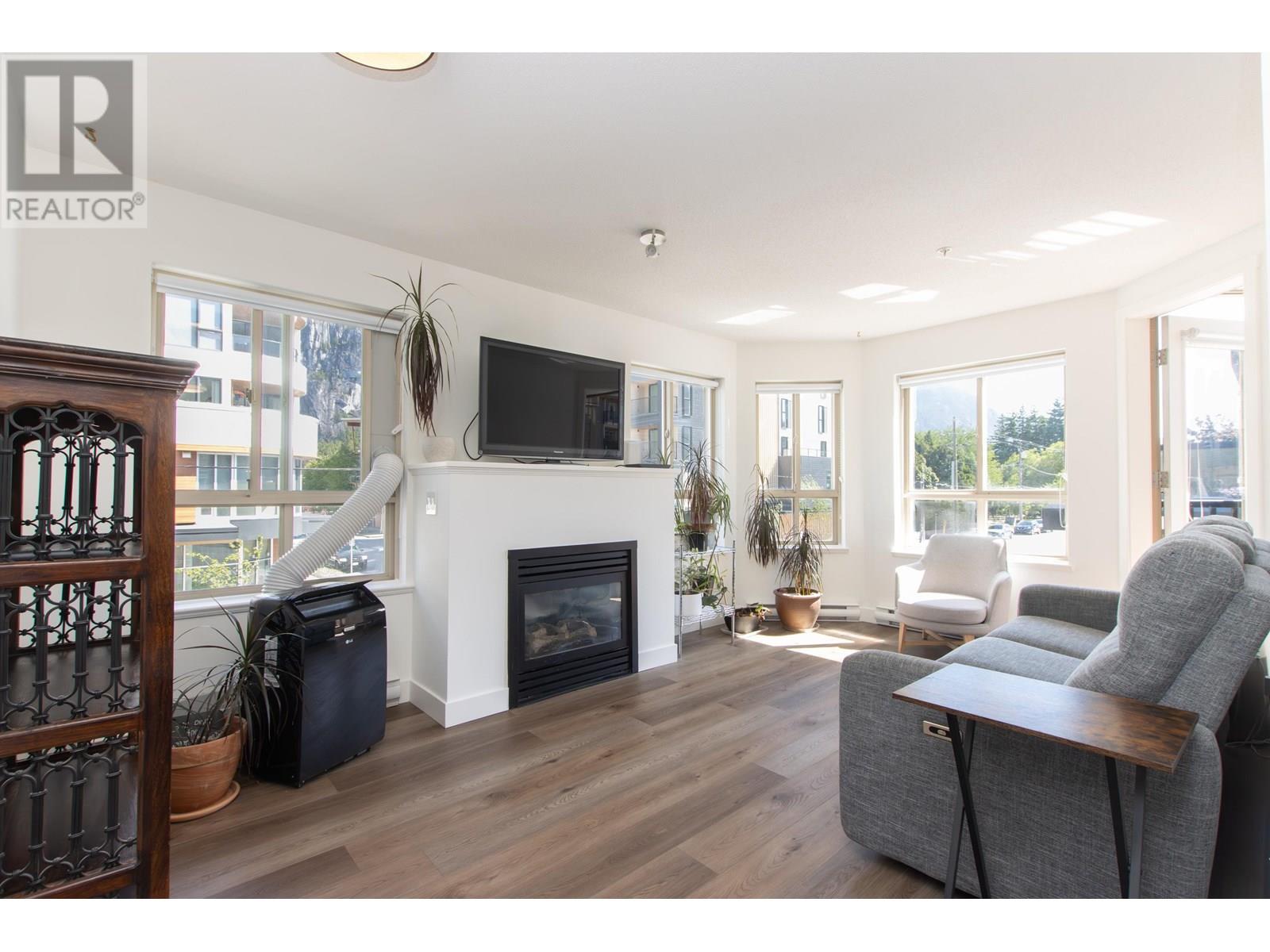 101 38003 Second Avenue, Squamish, British Columbia  V8B 0C4 - Photo 1 - R3014351
