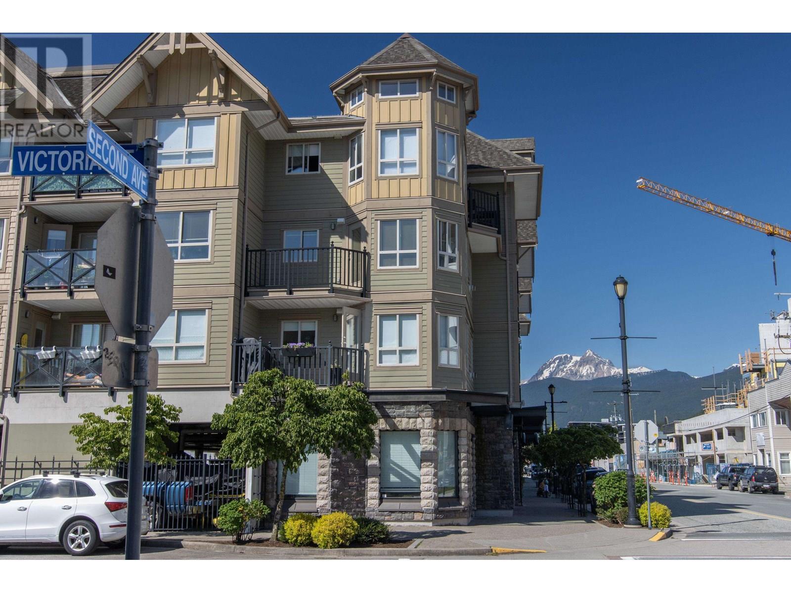 101 38003 Second Avenue, Squamish, British Columbia  V8B 0C4 - Photo 4 - R3014351
