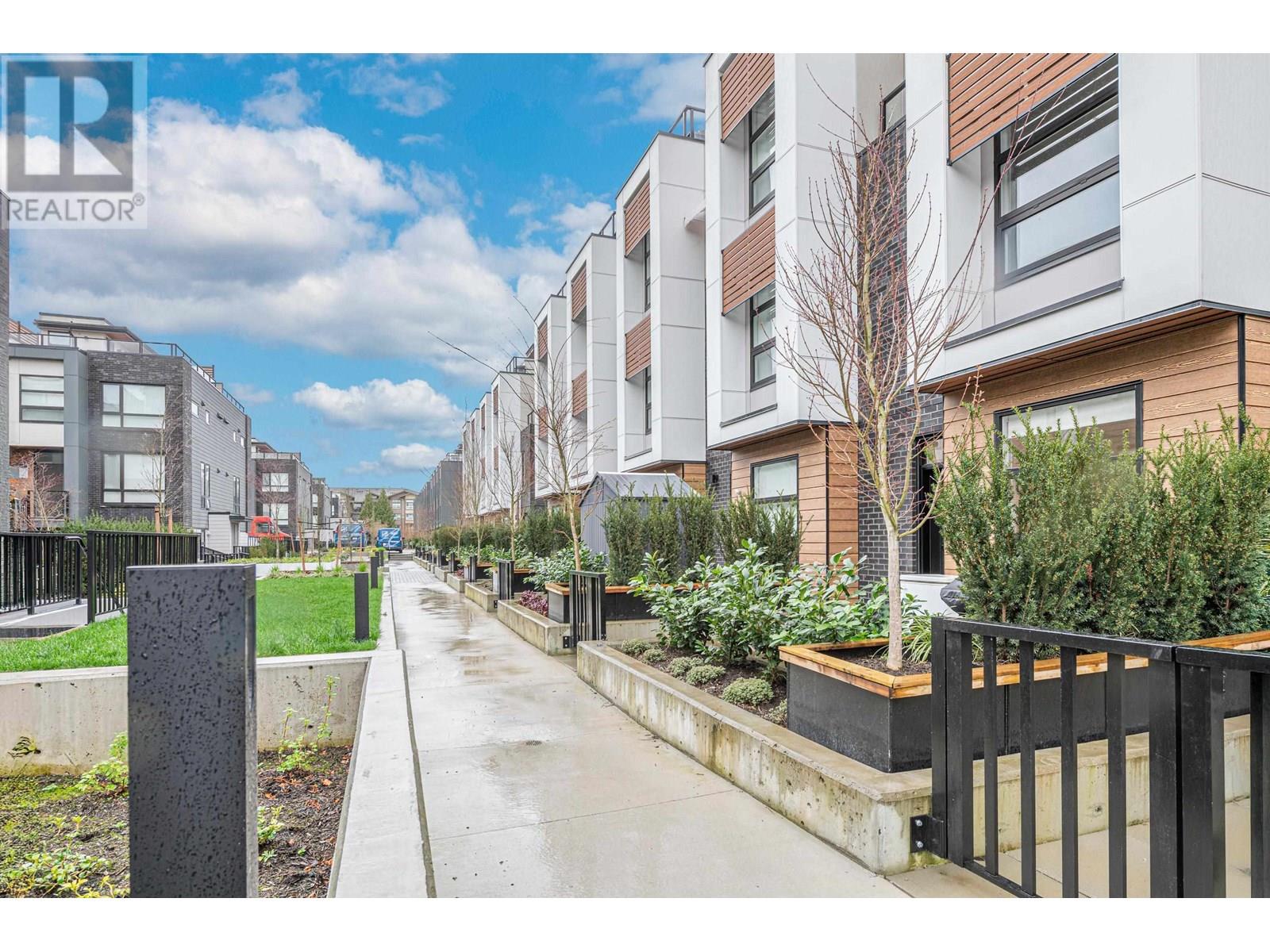 1204 6085 Irmin Street, Burnaby, British Columbia  V5J 0J7 - Photo 2 - R3014363