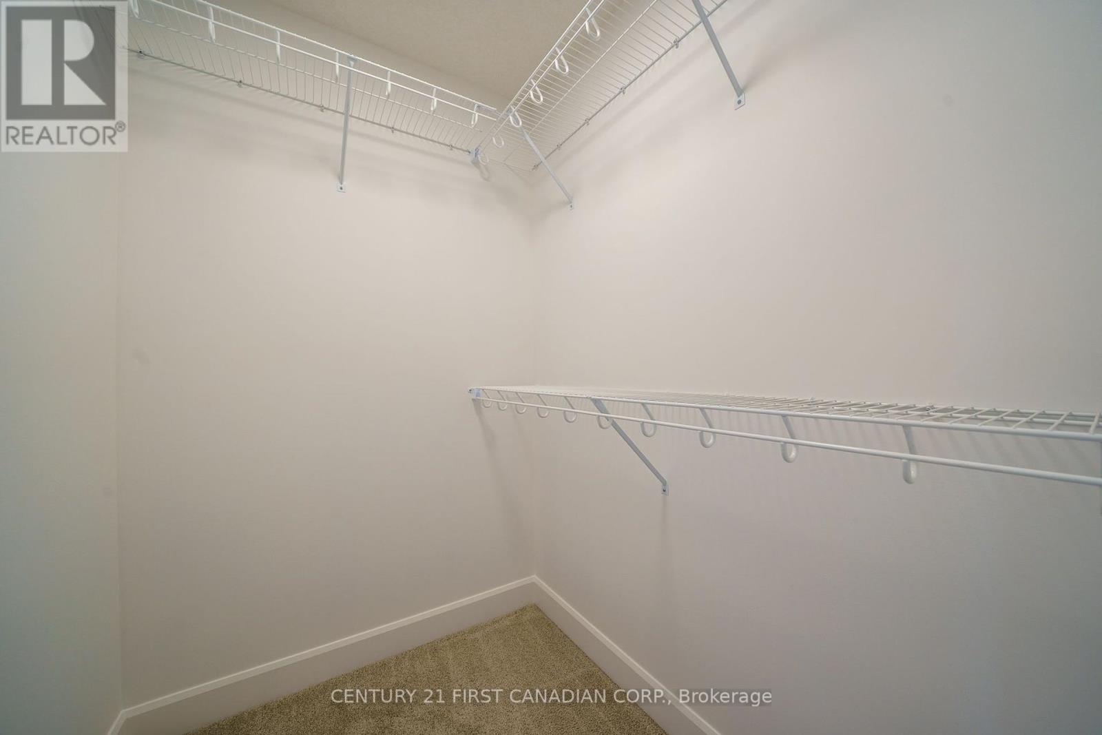 27 Postma Crescent, North Middlesex, Ontario  N0M 1A0 - Photo 20 - X12149846