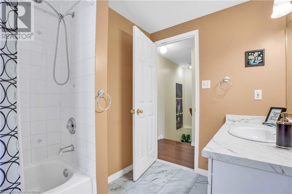 141 Wilderness Drive, Kitchener, Ontario  N2E 3R8 - Photo 21 - 40740246