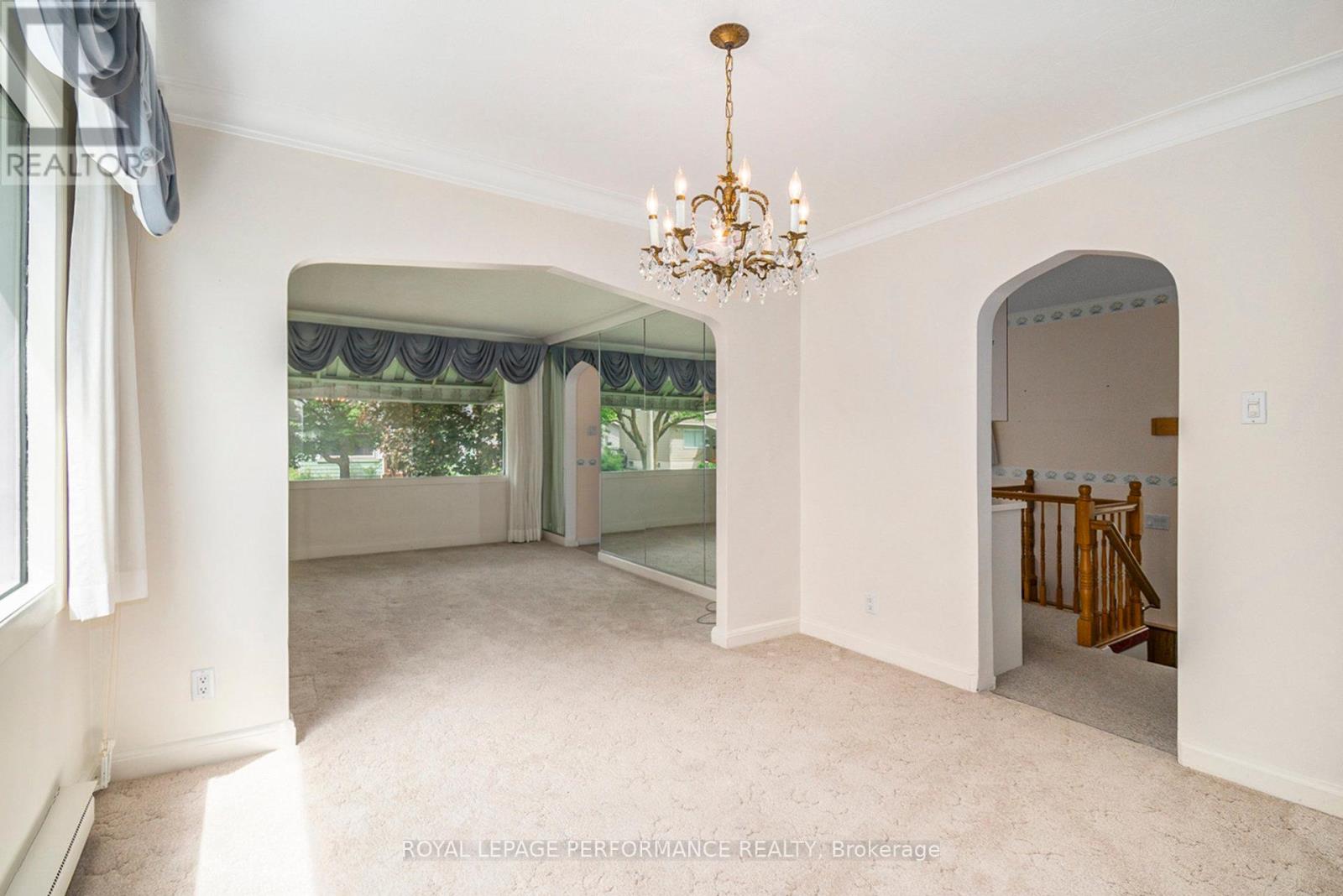 393 Allen Boulevard, Ottawa, Ontario  K1P 7B6 - Photo 16 - X12210609