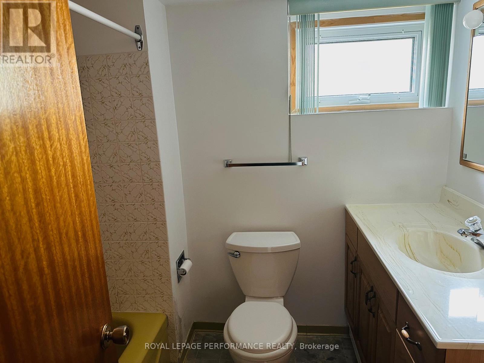 393 Allen Boulevard, Ottawa, Ontario  K1P 7B6 - Photo 30 - X12210609