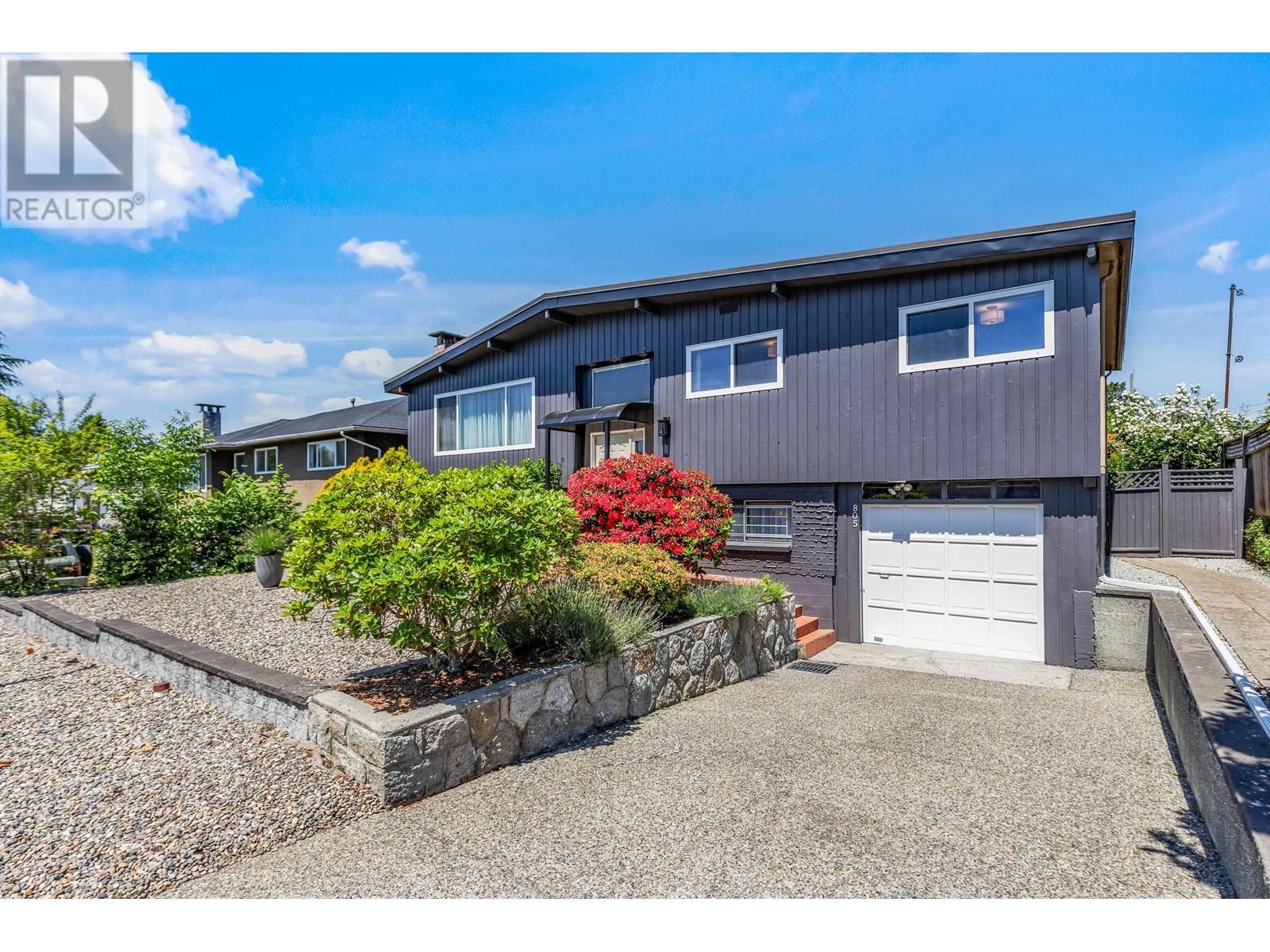 805 Everett Crescent, Burnaby, British Columbia  V5A 2N3 - Photo 3 - R3014346