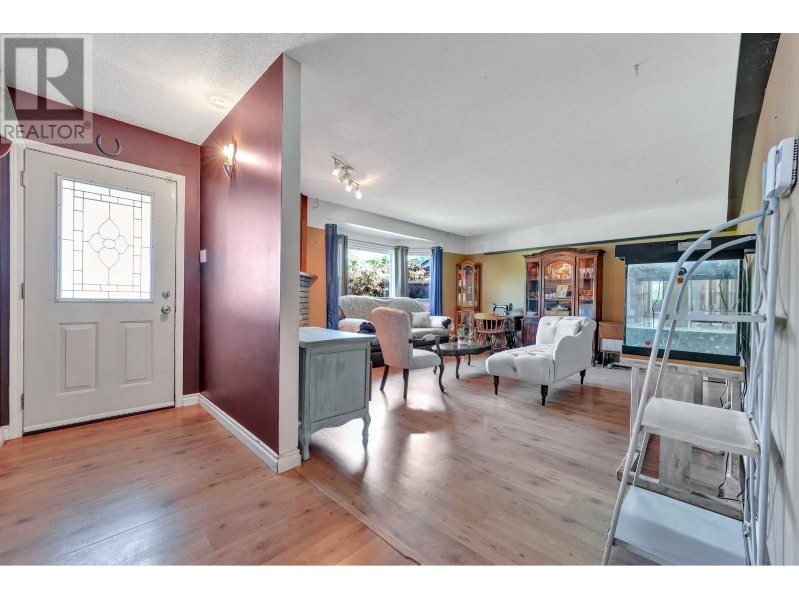 12235 Mcmyn Avenue, Pitt Meadows, British Columbia  V3Y 1C8 - Photo 4 - R3014376