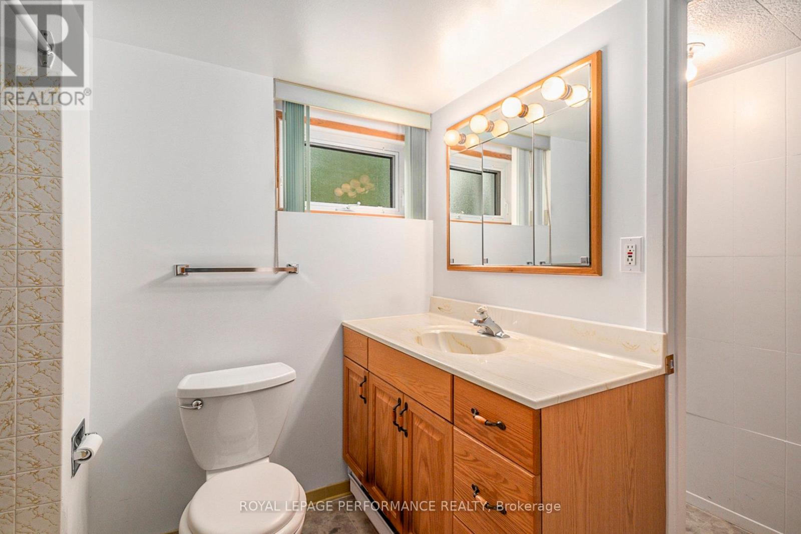 393 Allen Boulevard, Ottawa, Ontario  K1P 7B6 - Photo 29 - X12210609