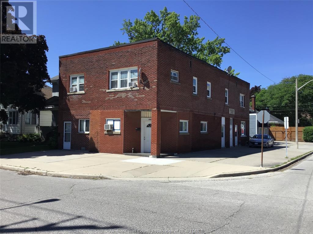 MLS# 25005496: 119 HANNA West, Windsor, Canada