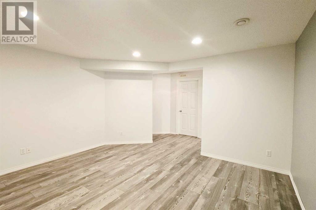 7915 Wentworth Drive Sw, Calgary, Alberta  T3H 4P2 - Photo 31 - A2226100