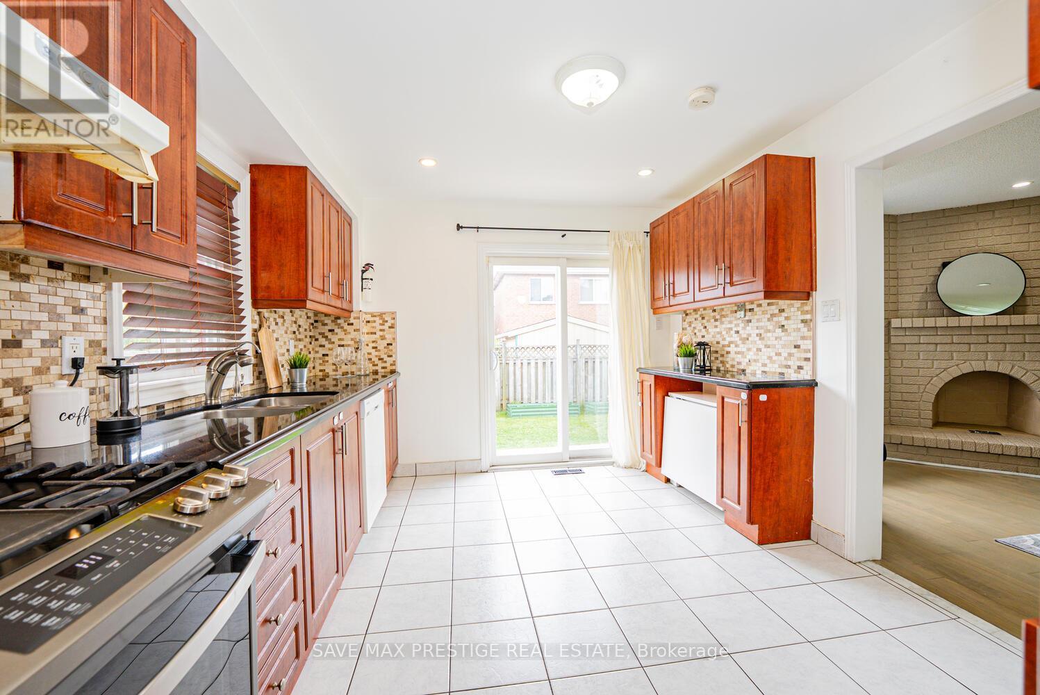 36 Kentucky Drive, Brampton, Ontario  L6Y 4E9 - Photo 14 - W12204520