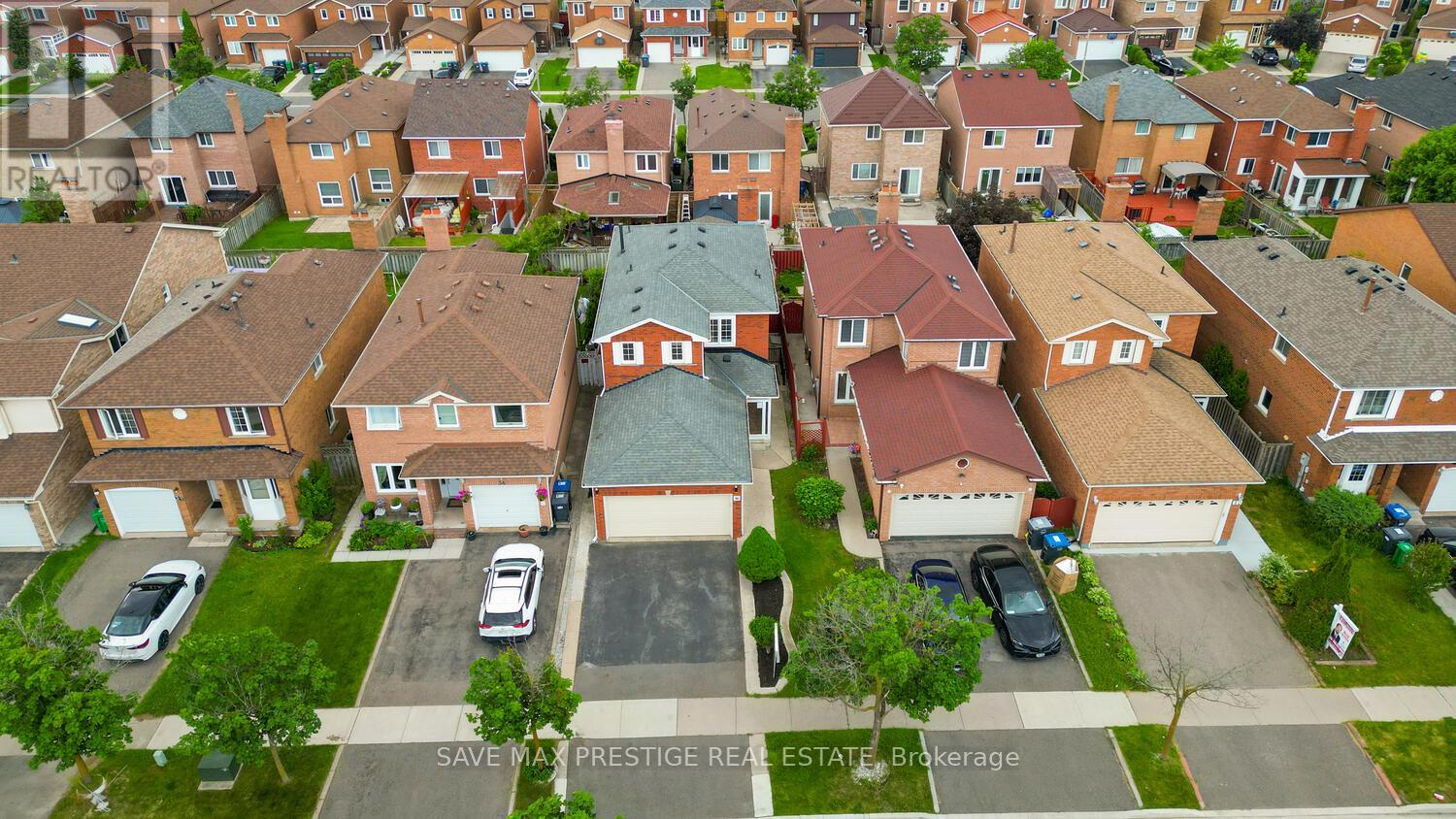 36 Kentucky Drive, Brampton, Ontario  L6Y 4E9 - Photo 2 - W12204520