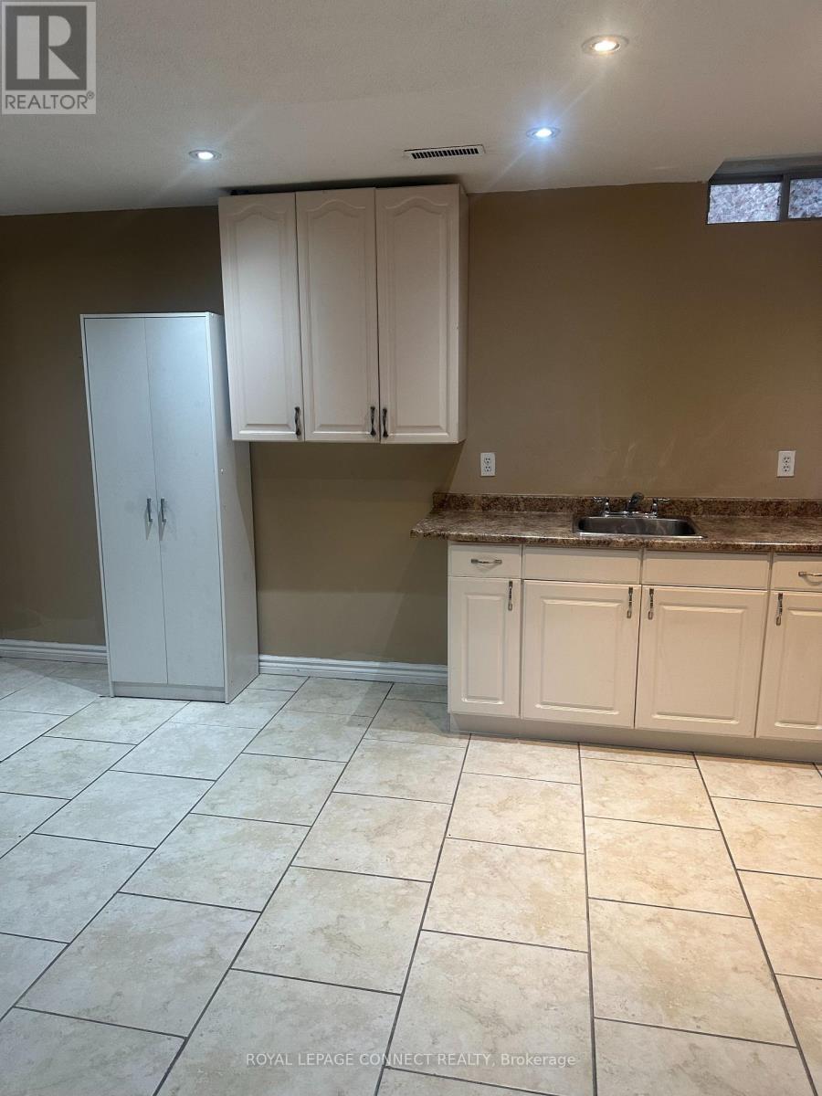 534 Warhol Way, Mississauga, Ontario  L5W 1M2 - Photo 11 - W12207737