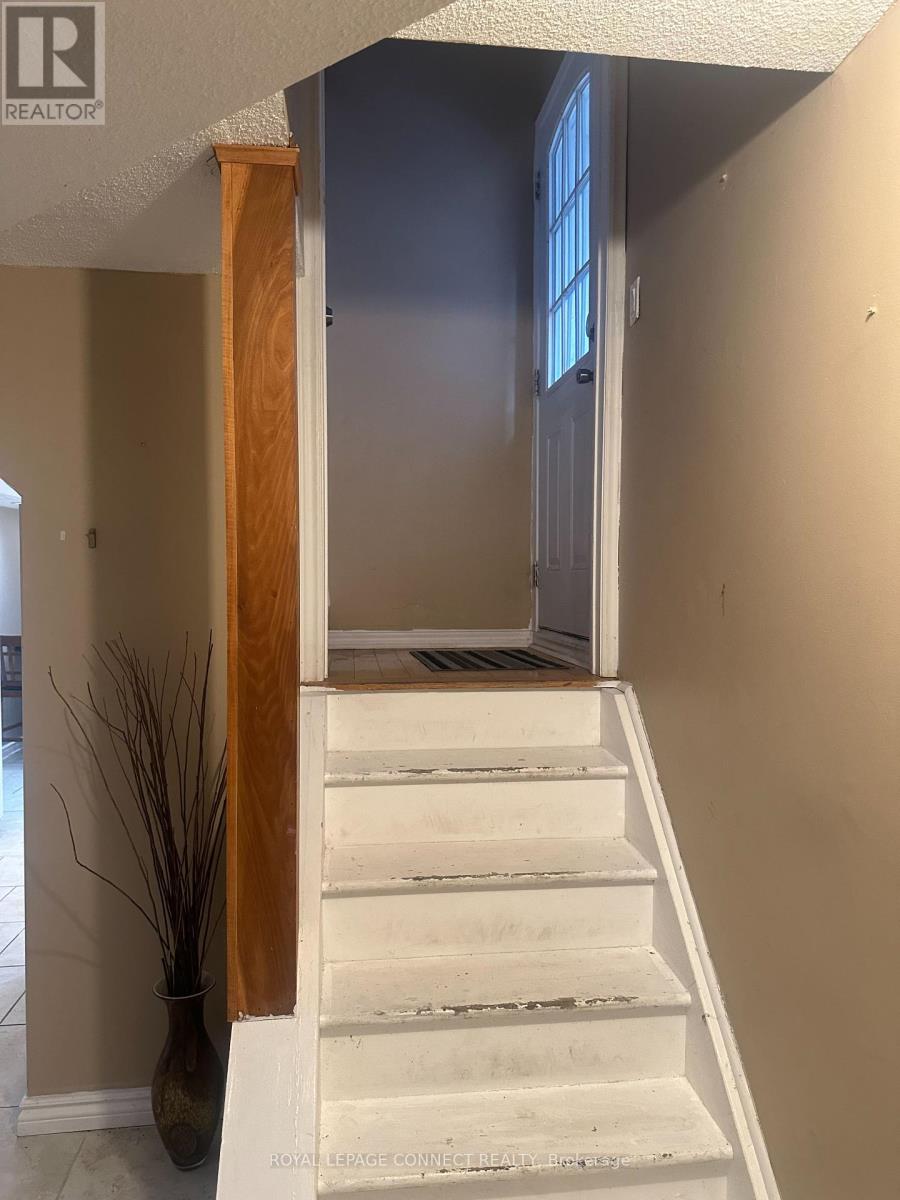 534 Warhol Way, Mississauga, Ontario  L5W 1M2 - Photo 4 - W12207737