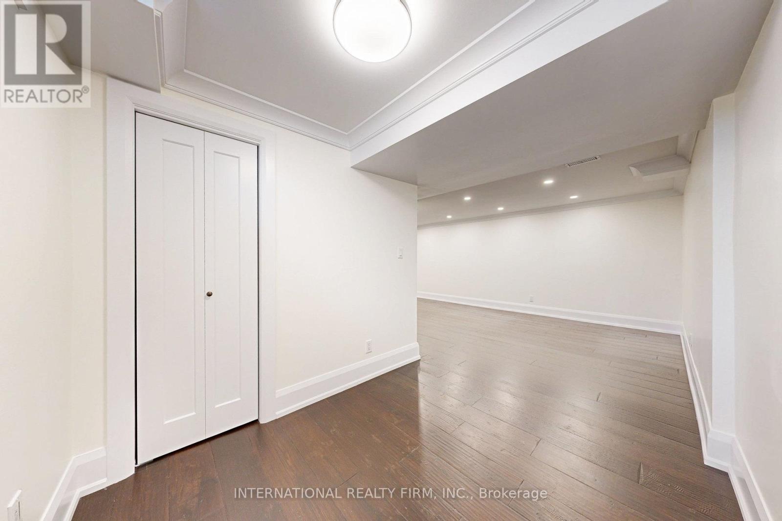1088 Runnymead Crescent, Oakville, Ontario  L6M 1C4 - Photo 42 - W12213253