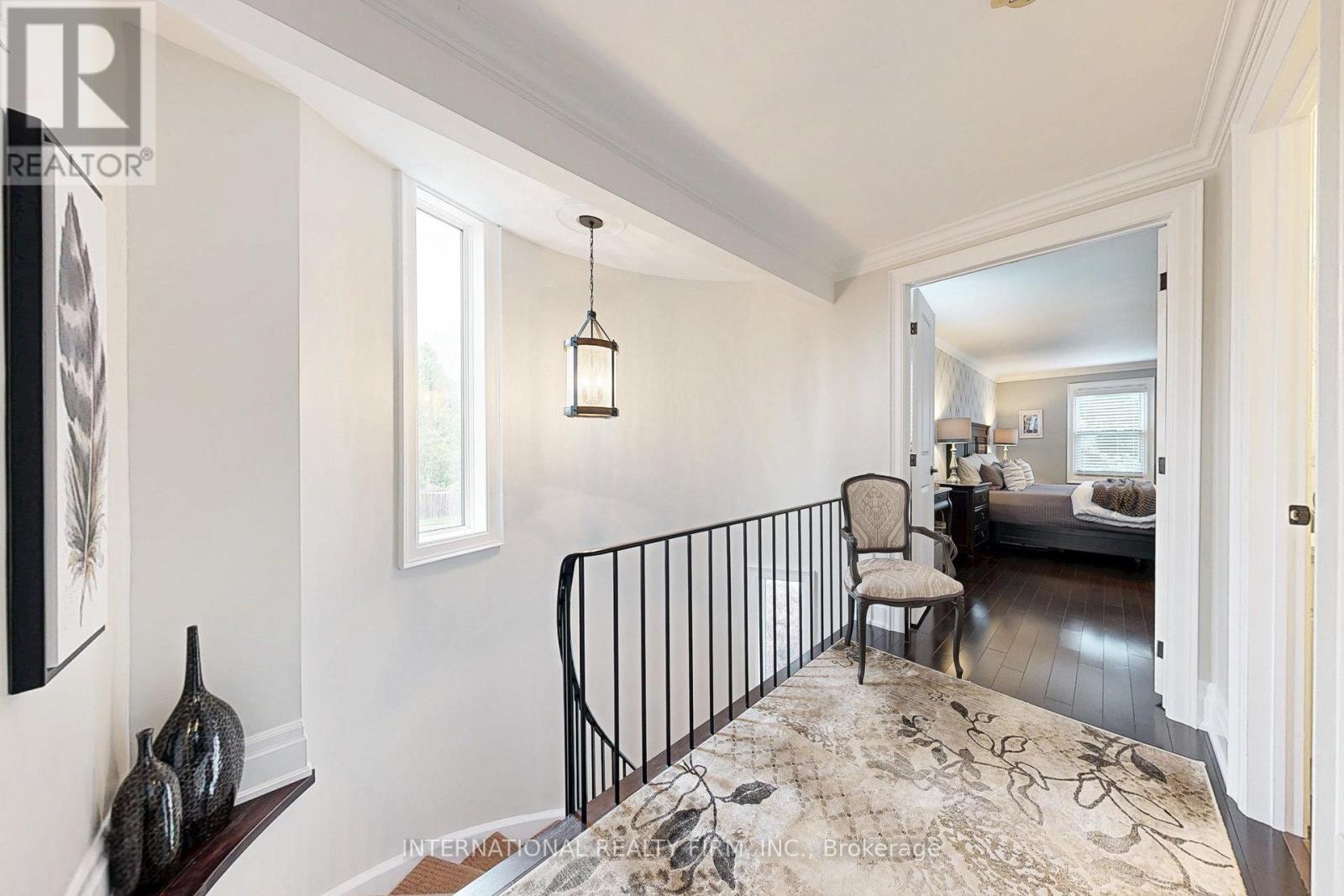 1088 Runnymead Crescent, Oakville, Ontario  L6M 1C4 - Photo 25 - W12213253