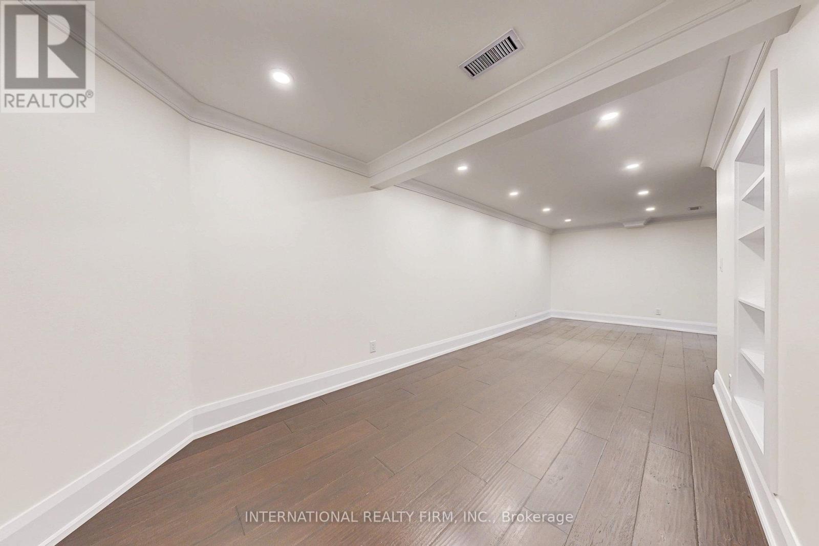 1088 Runnymead Crescent, Oakville, Ontario  L6M 1C4 - Photo 39 - W12213253